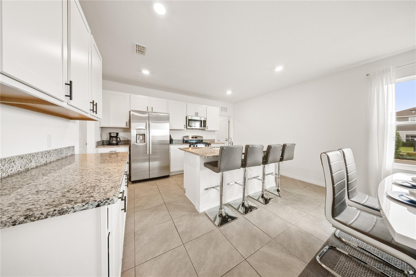 Townhouse at 15038 WINDFLOWER ALY, WINTER GARDEN, photo 4 of 80