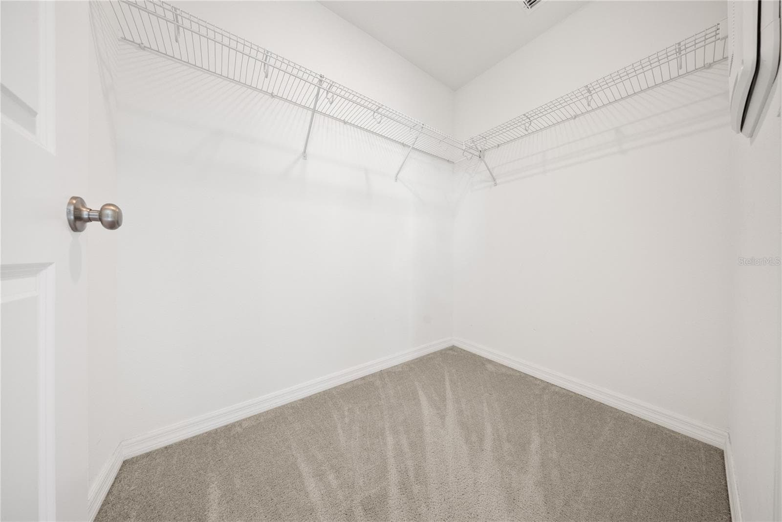 Master Closet - 15038 WINDFLOWER ALY, WINTER GARDEN