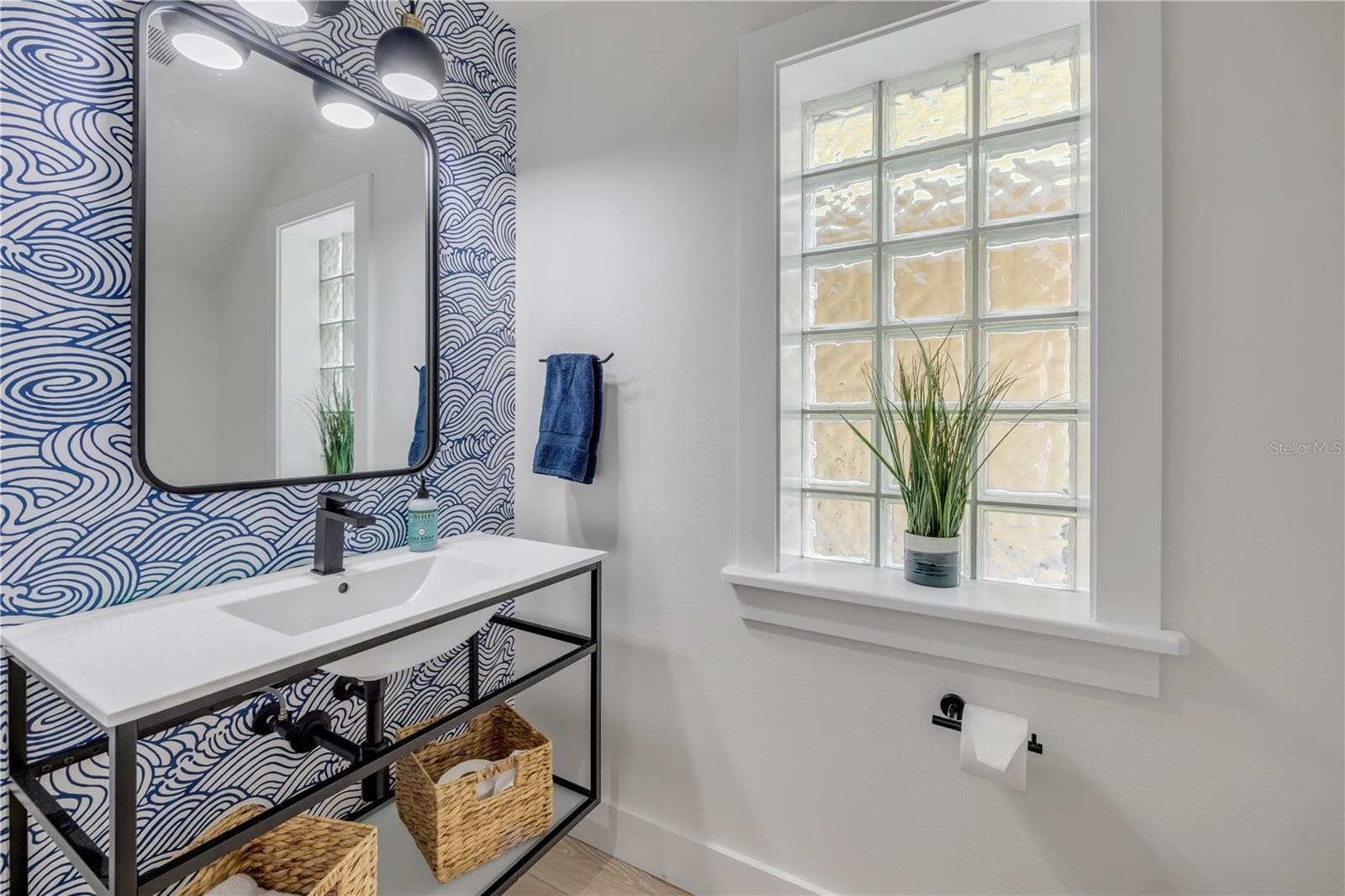 1/2 Bath off the Foyer - 6 OLD FEGER DR, NEW SMYRNA BEACH