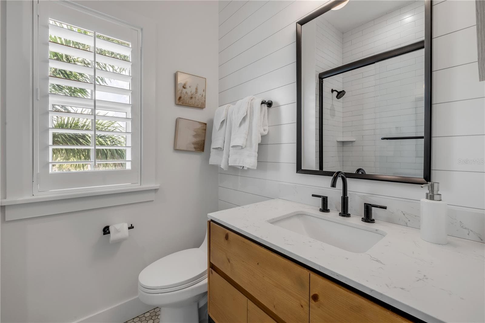 Guest Bathroom (en Suite) - 6 OLD FEGER DR, NEW SMYRNA BEACH