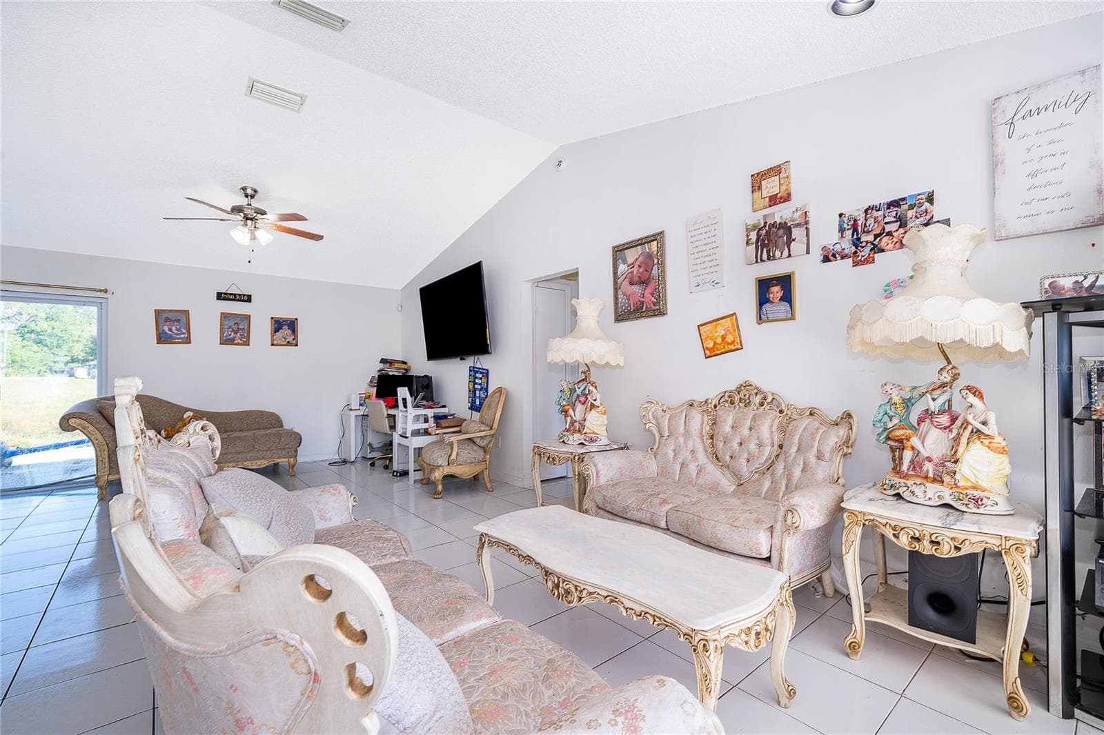 Single Family Residence at 14 CEDAR TRACE TER, OCALA, photo 5 of 29
