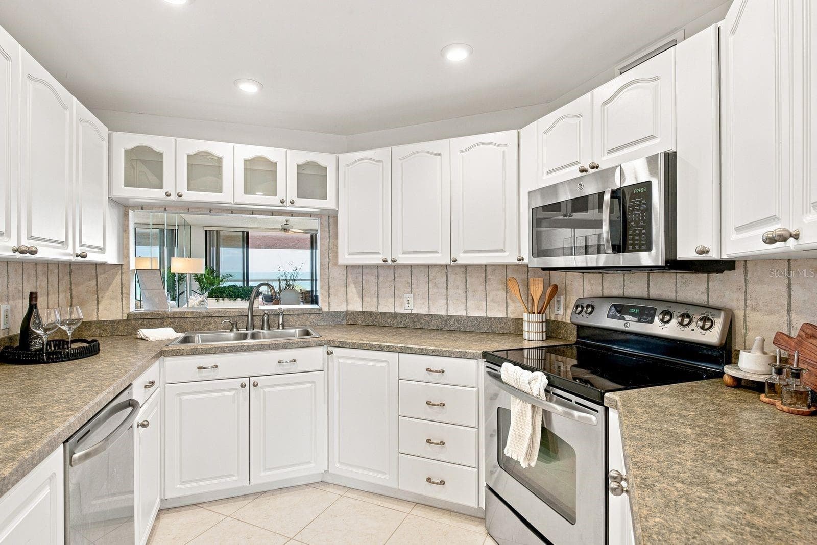 Can see both the Ocean and the Intracoastal Waterways from the kitchen - 1310 GULF BLVD #4D, CLEARWATER BEACH