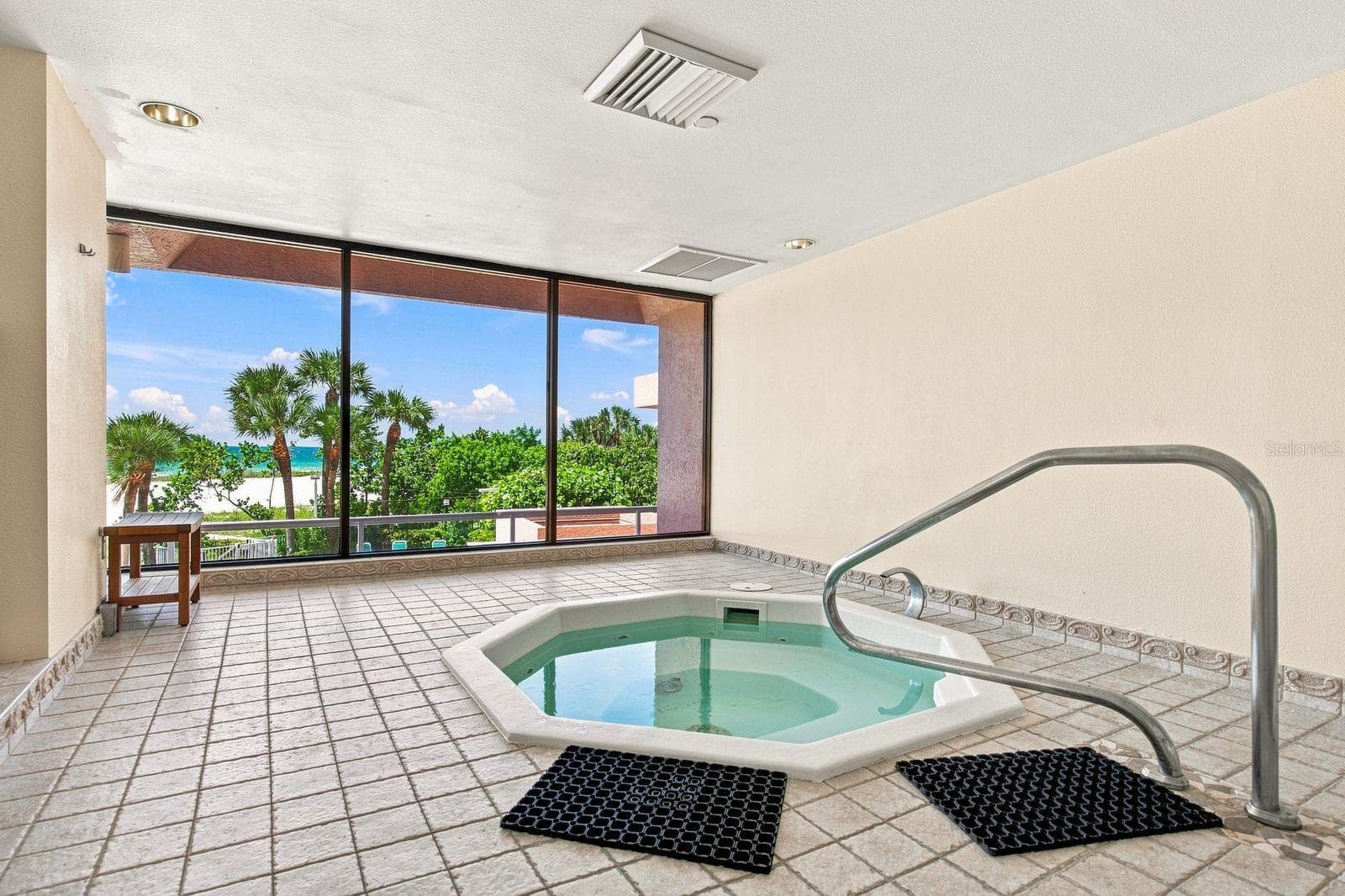 Indoor Whirlpool overlooking the ocean - 1310 GULF BLVD #4D, CLEARWATER BEACH