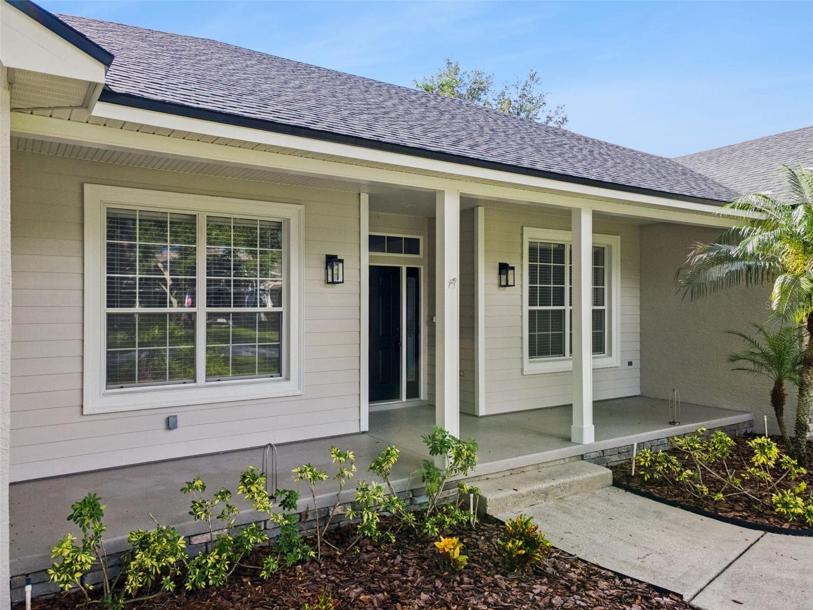 Covered Front Porch - 5937 TROPHY LOOP, LAKELAND
