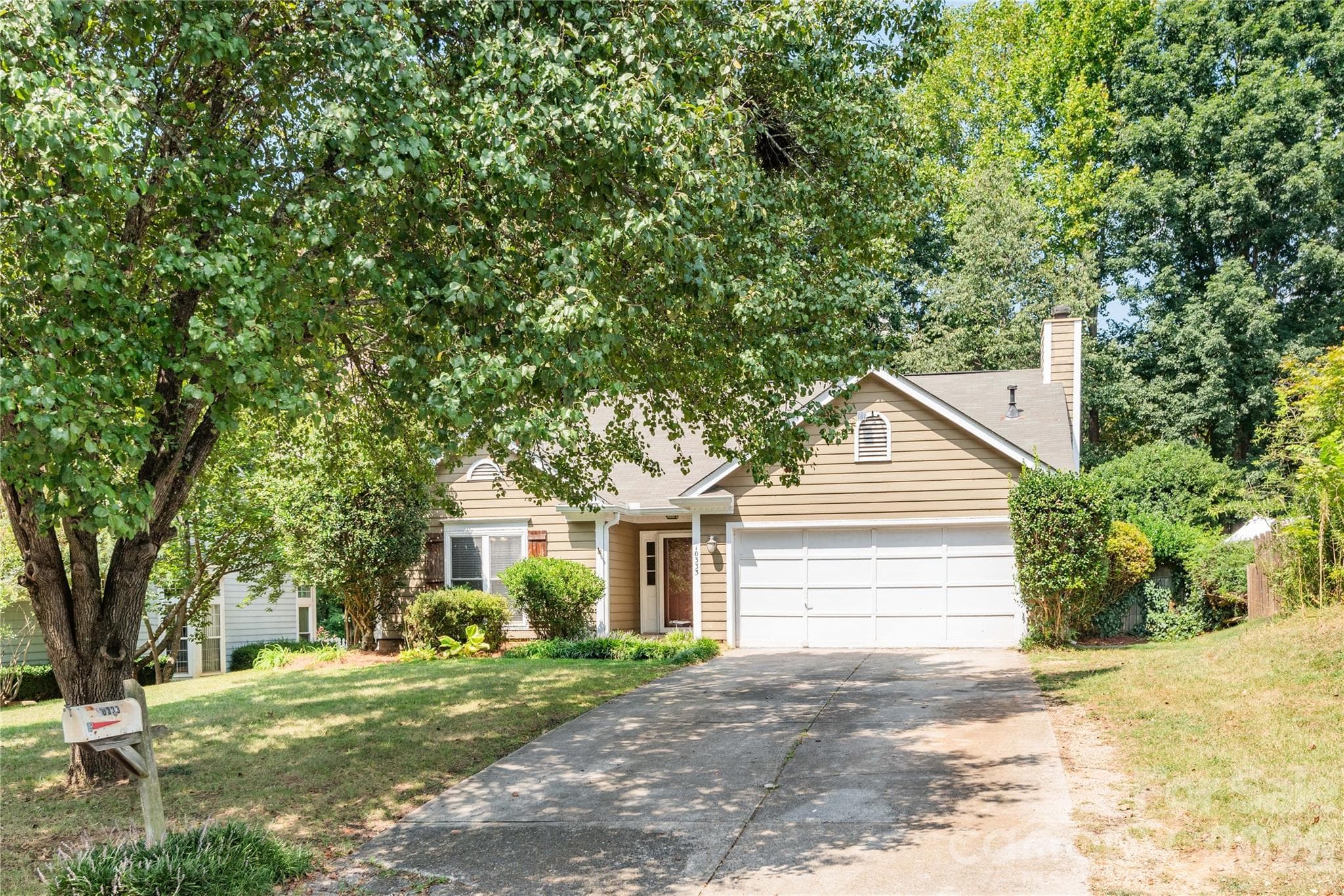Single Family Residence at 10333 Danesway Lane, Cornelius, photo 2 of 29