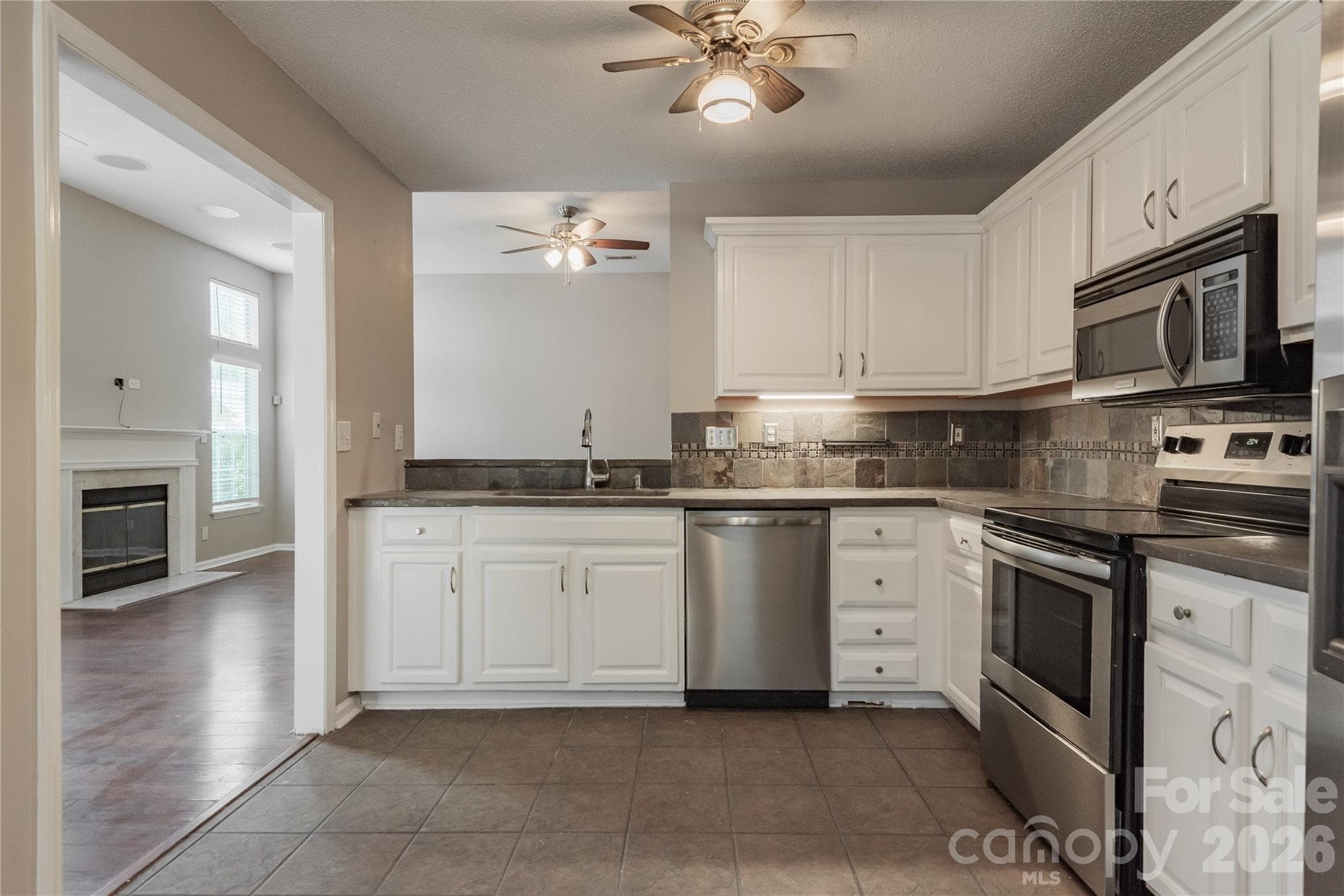 Single Family Residence at 10333 Danesway Lane, Cornelius, photo 9 of 29
