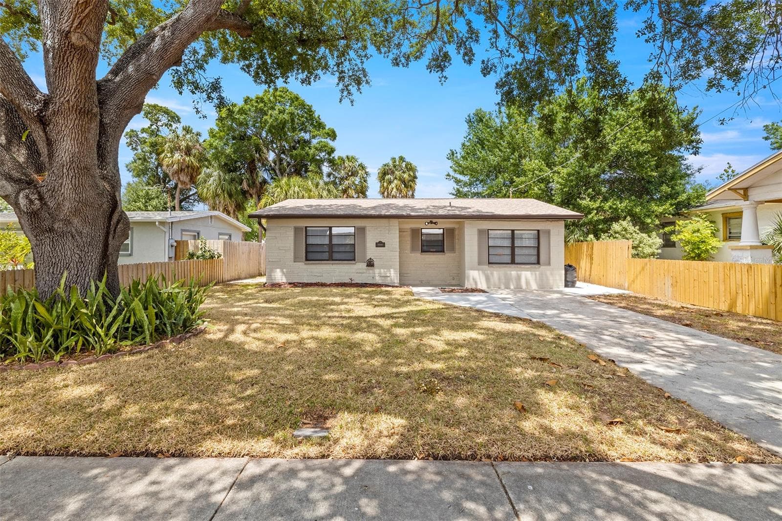 Single Family Residence at 2539 W UNION ST, TAMPA, photo 6 of 22