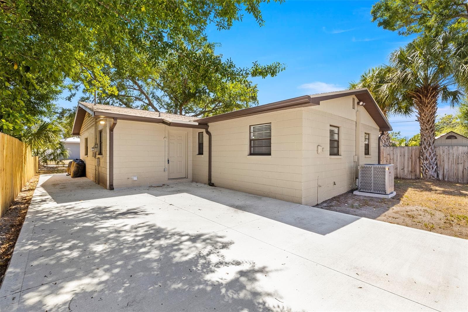 Single Family Residence at 2539 W UNION ST, TAMPA, photo 4 of 22