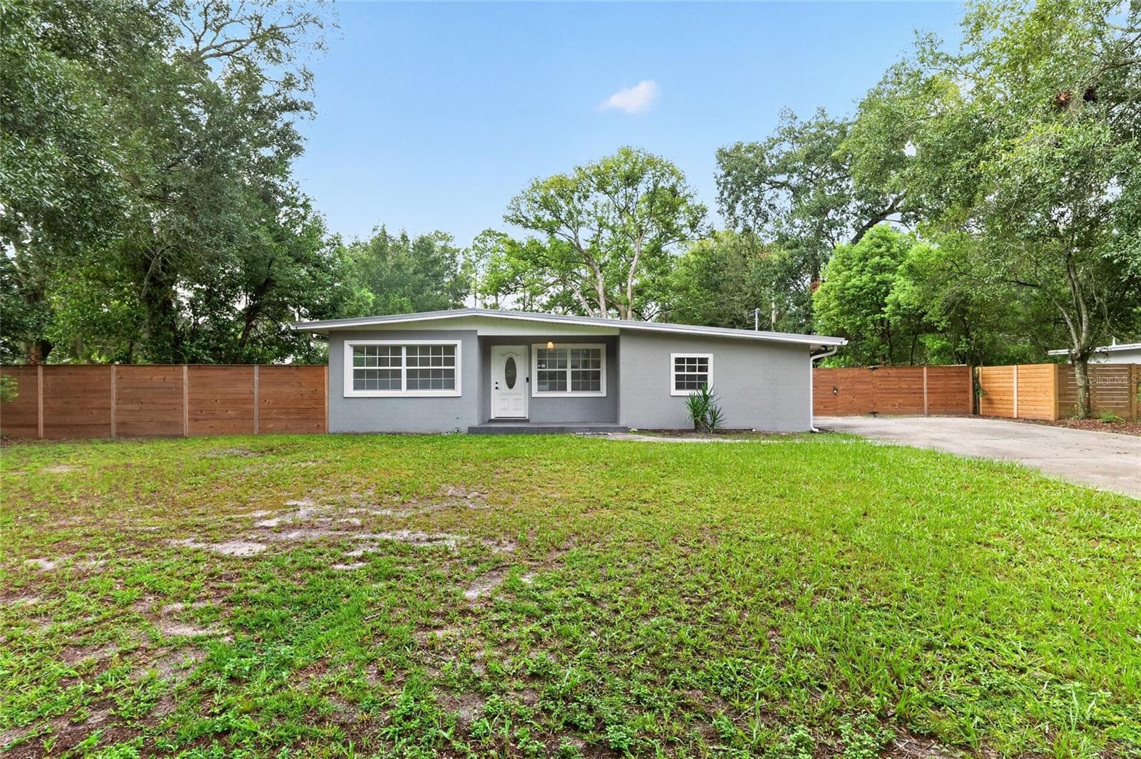 1421 NE 17TH AVE