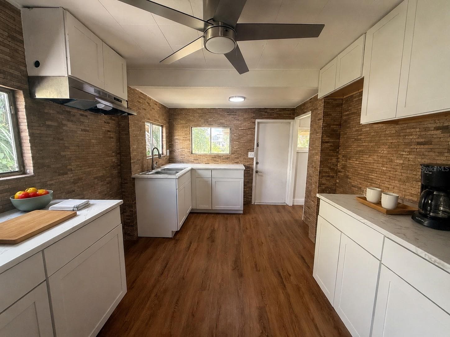 Single Family Residence at 19 N MARY ST, EUSTIS, photo 5 of 43