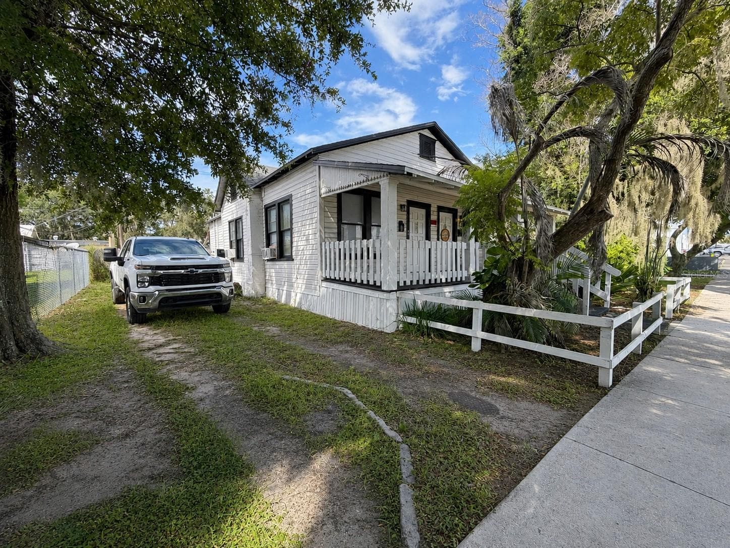 Half Duplex at 625 AVENUE B SW, WINTER HAVEN, photo 6 of 19