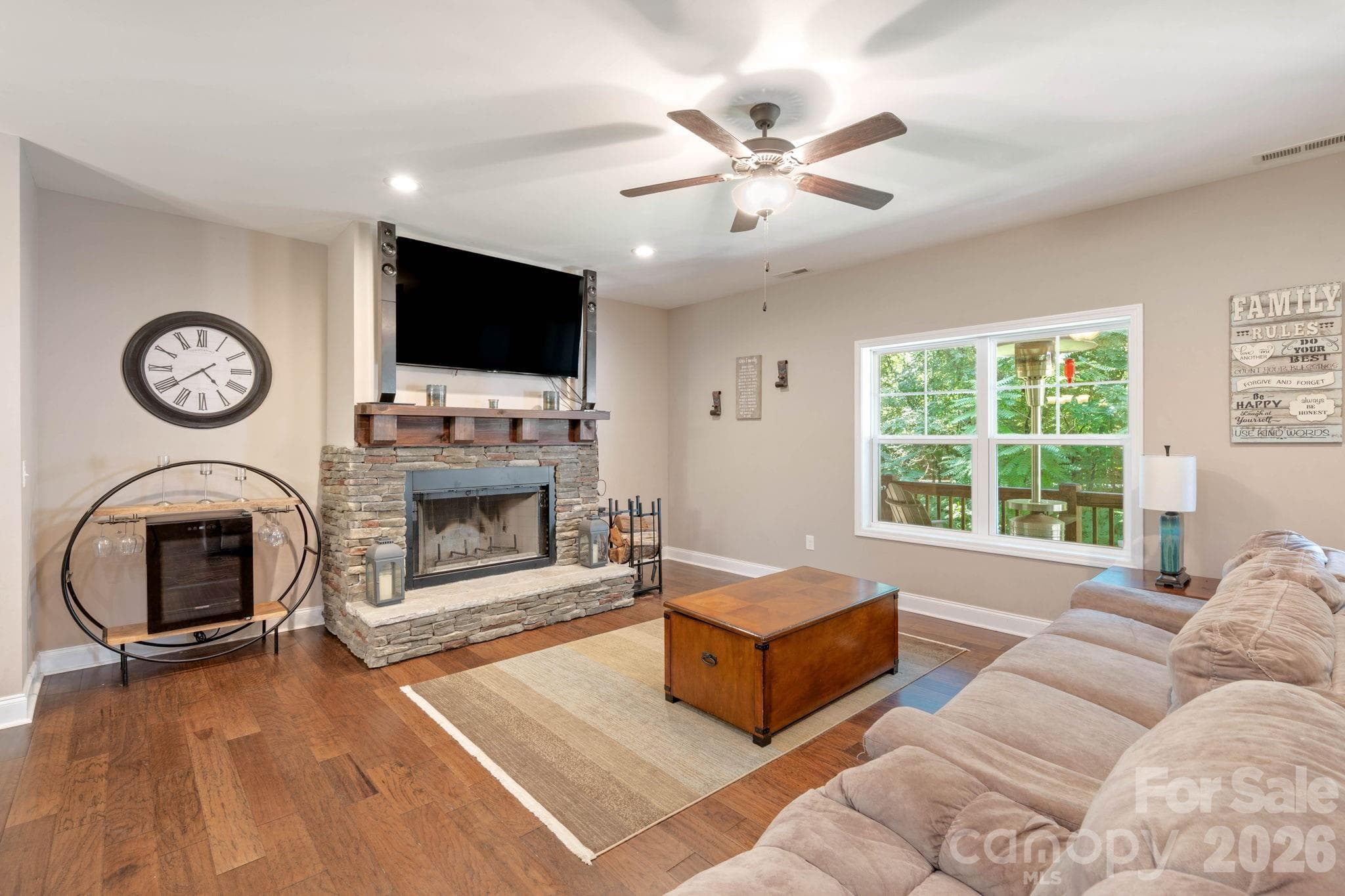Living Area - 72 Summer Shade Court, Hendersonville