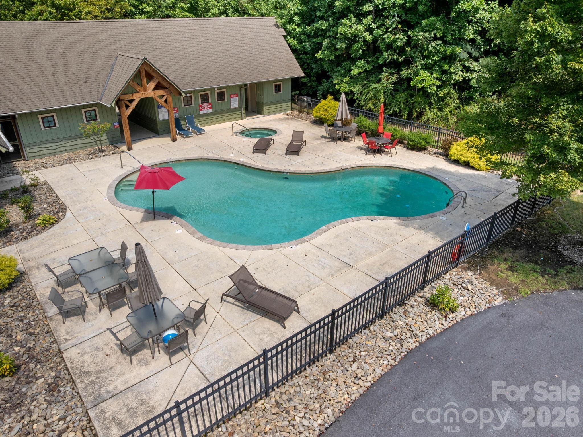 Pool and Clubhouse - 72 Summer Shade Court, Hendersonville