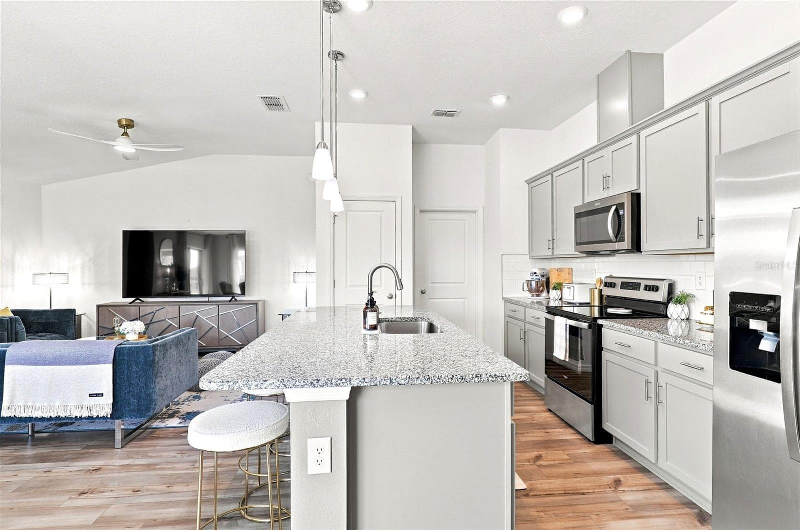 Single Family Residence at 9540 SANDY BLUFFS CIR, PARRISH, photo 10 of 35