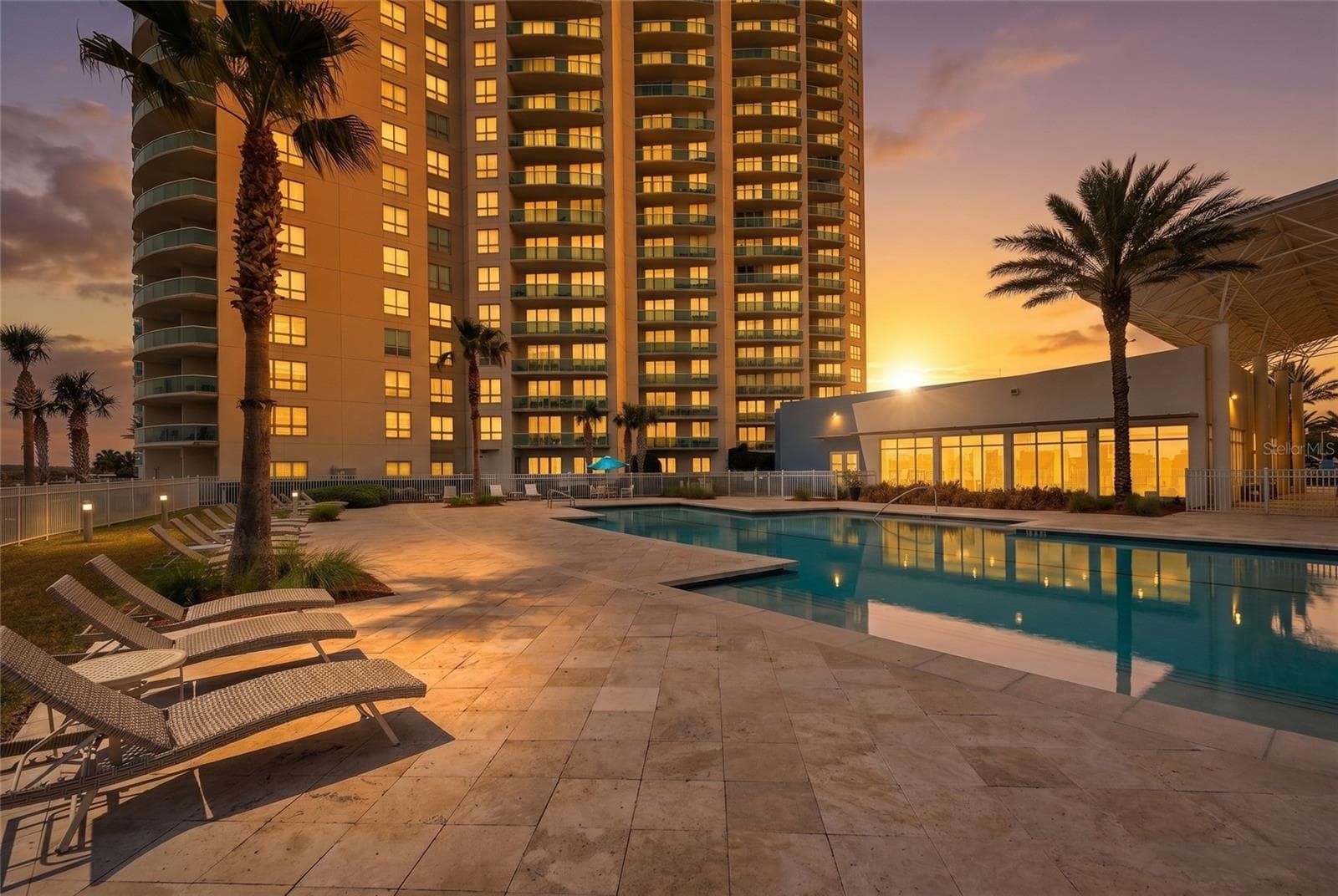 241 RIVERSIDE DR #1006
