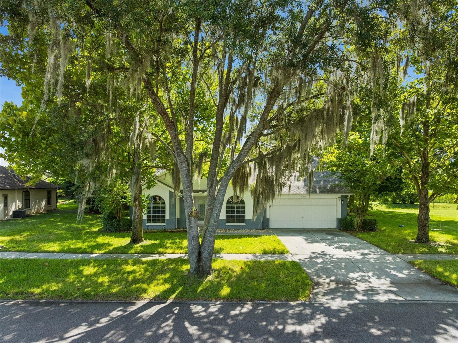 Single Family Residence at 6302 SILVER OAKS DR, ZEPHYRHILLS, photo 2 of 33