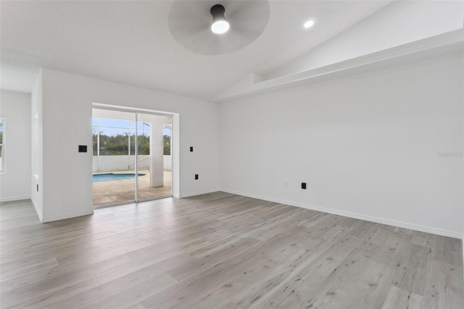 Single Family Residence at 6302 SILVER OAKS DR, ZEPHYRHILLS, photo 5 of 33