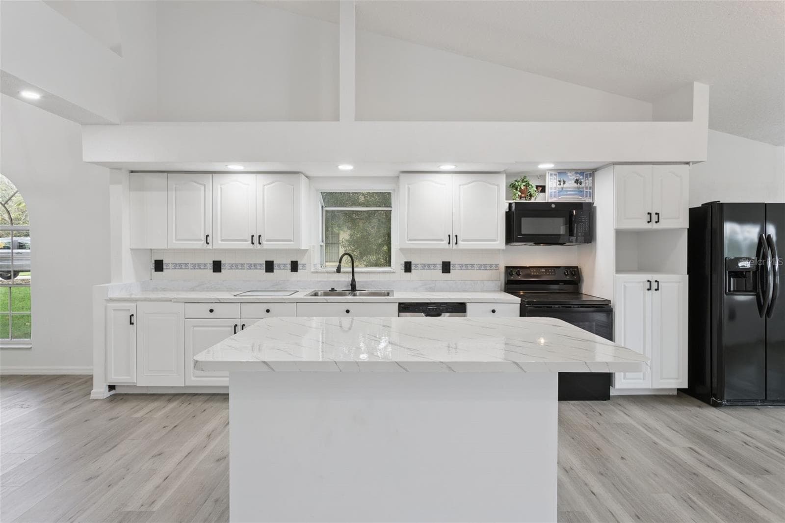 Single Family Residence at 6302 SILVER OAKS DR, ZEPHYRHILLS, photo 10 of 33