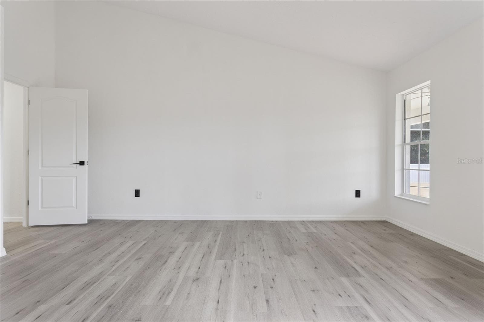 Single Family Residence at 6302 SILVER OAKS DR, ZEPHYRHILLS, photo 11 of 33