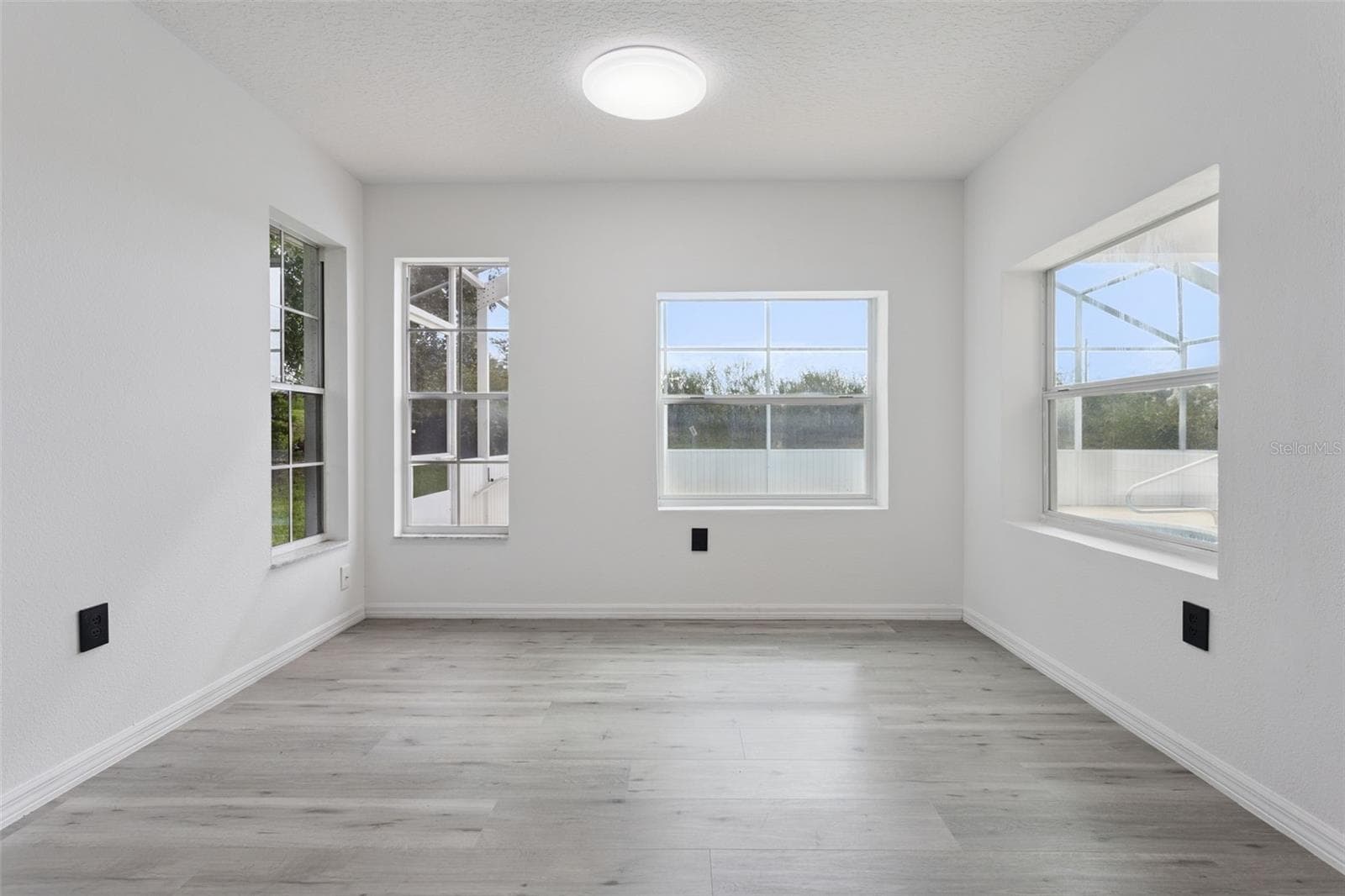 Single Family Residence at 6302 SILVER OAKS DR, ZEPHYRHILLS, photo 17 of 33
