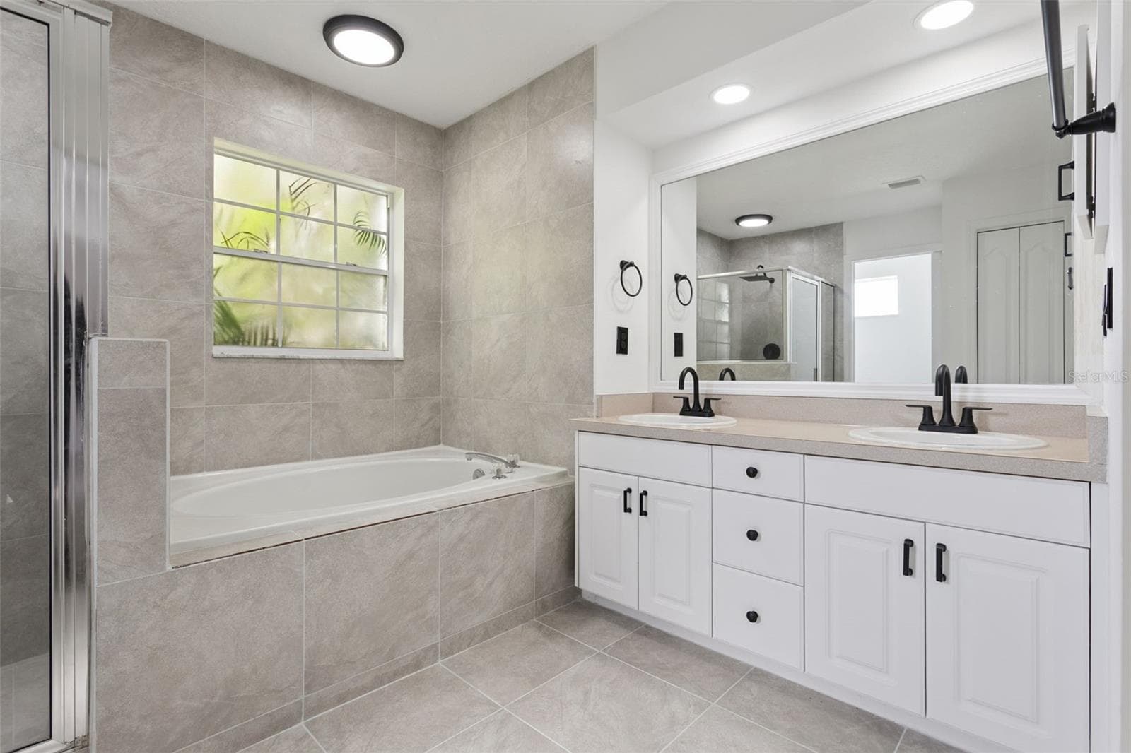 Single Family Residence at 6302 SILVER OAKS DR, ZEPHYRHILLS, photo 19 of 33