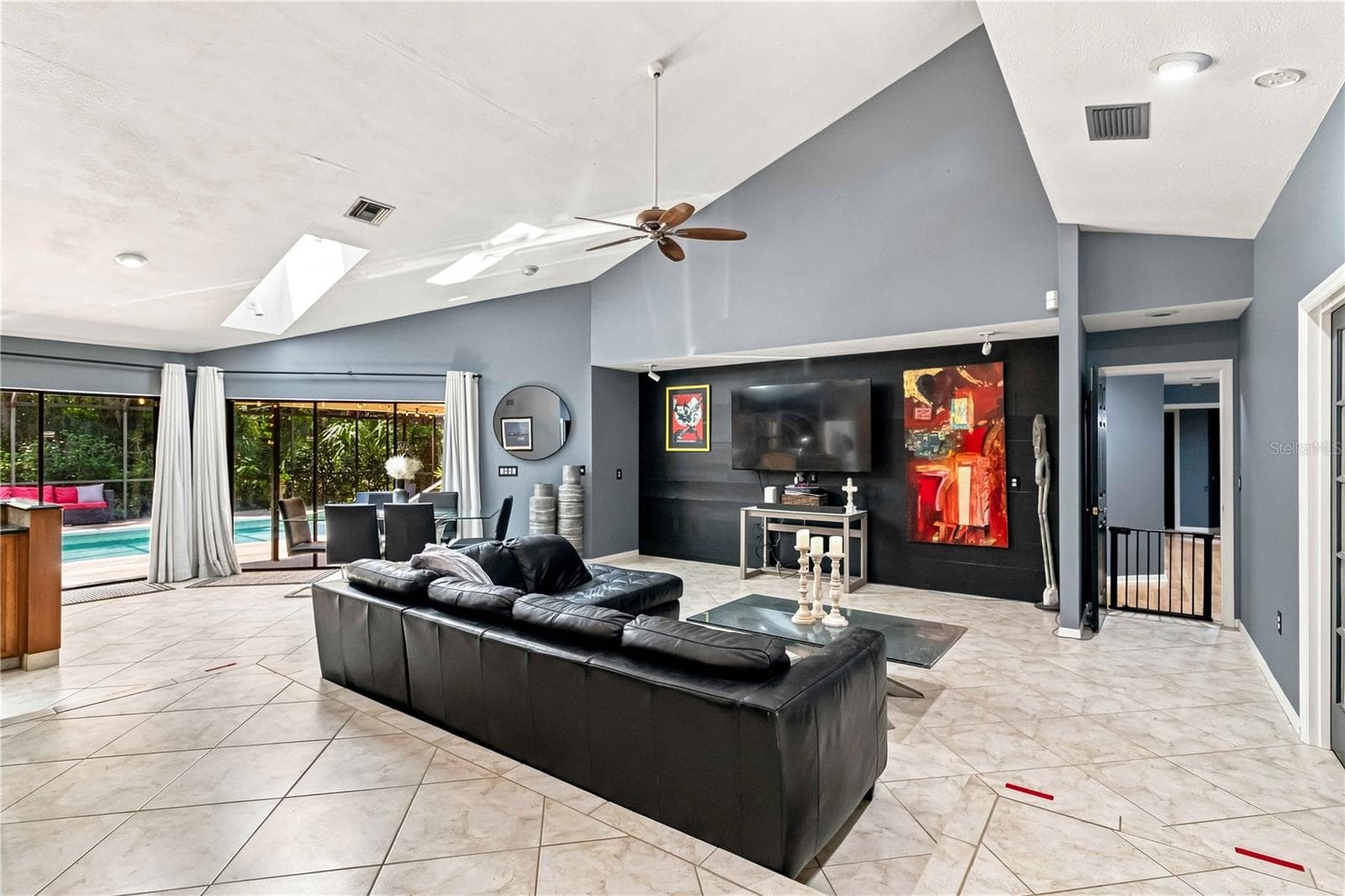 Single Family Residence at 902 DRAKESWOOD CT, SARASOTA, photo 13 of 45