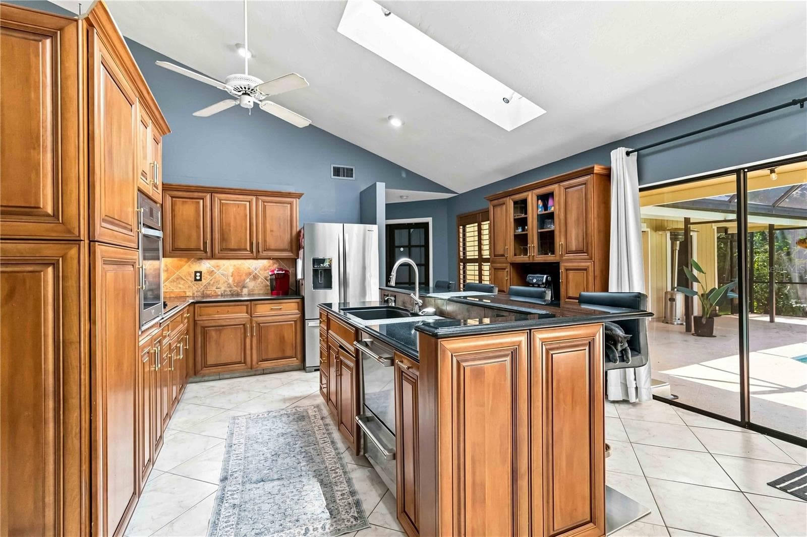 Single Family Residence at 902 DRAKESWOOD CT, SARASOTA, photo 16 of 45