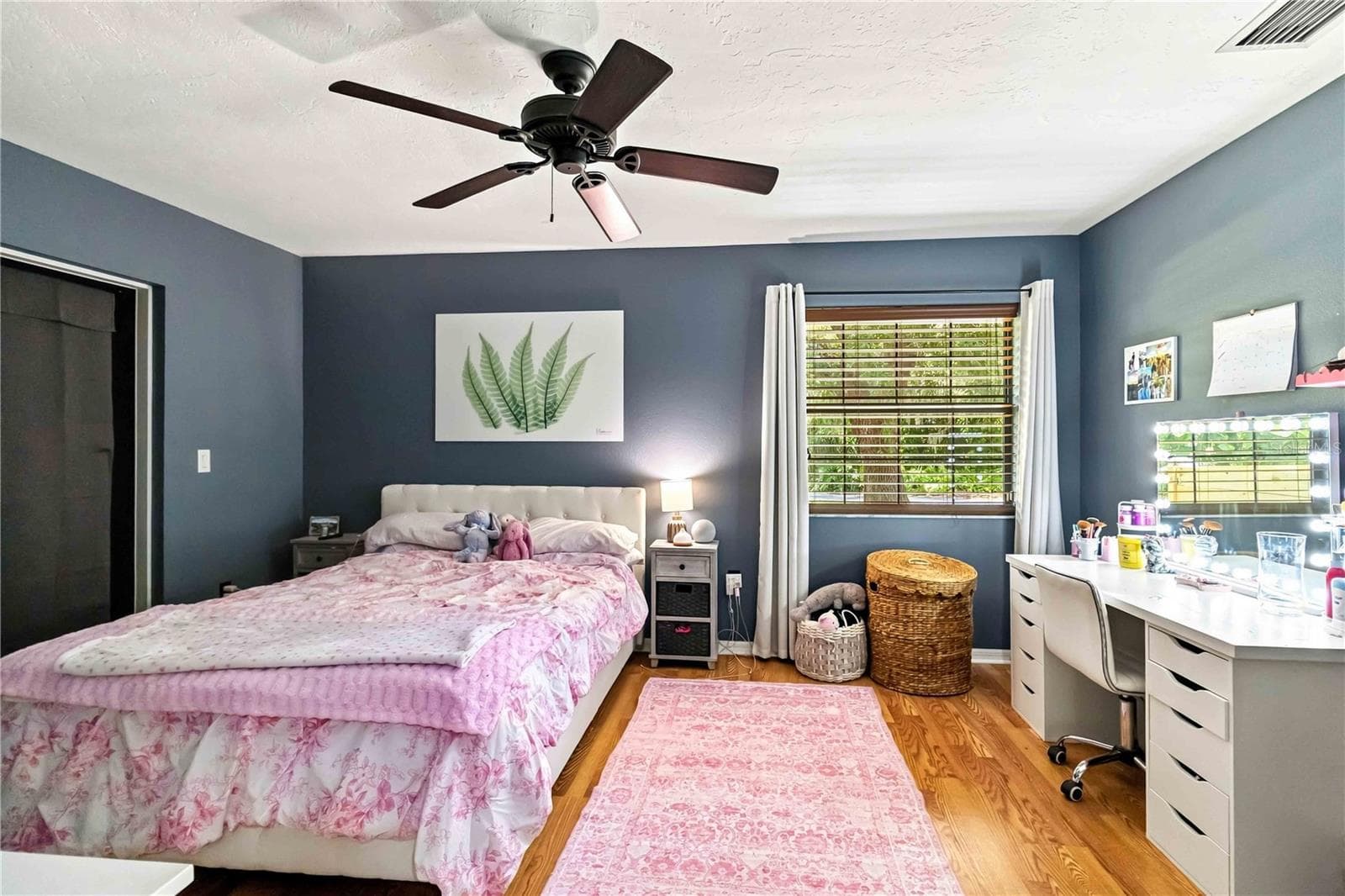 Single Family Residence at 902 DRAKESWOOD CT, SARASOTA, photo 27 of 45