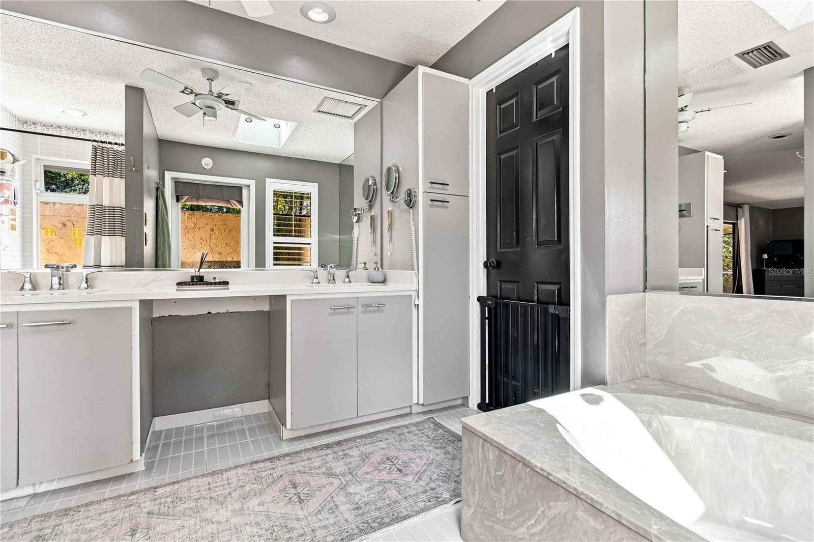 Single Family Residence at 902 DRAKESWOOD CT, SARASOTA, photo 36 of 45