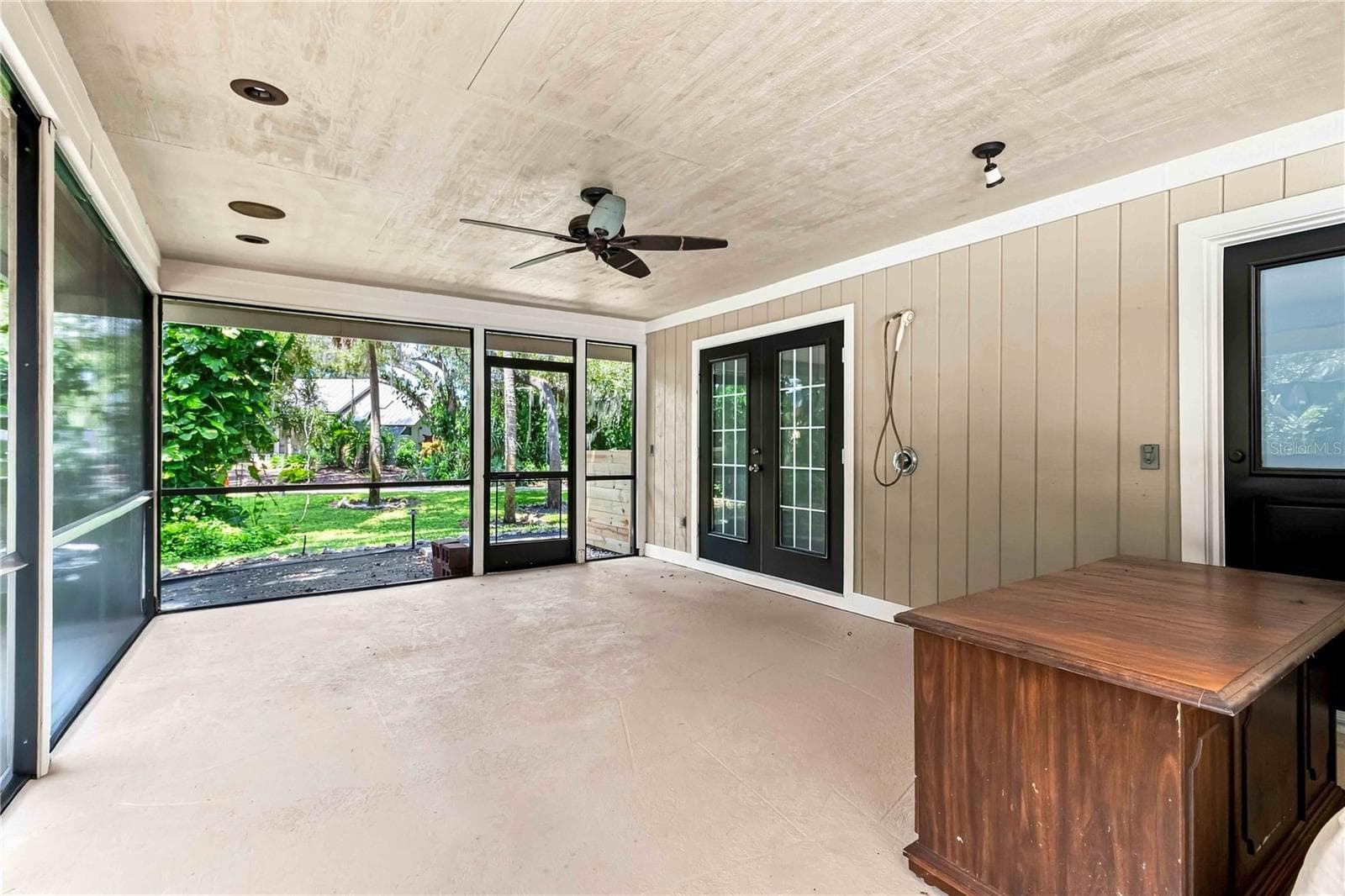 Single Family Residence at 902 DRAKESWOOD CT, SARASOTA, photo 37 of 45