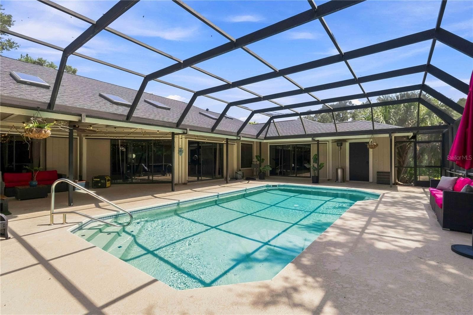 Single Family Residence at 902 DRAKESWOOD CT, SARASOTA, photo 39 of 45