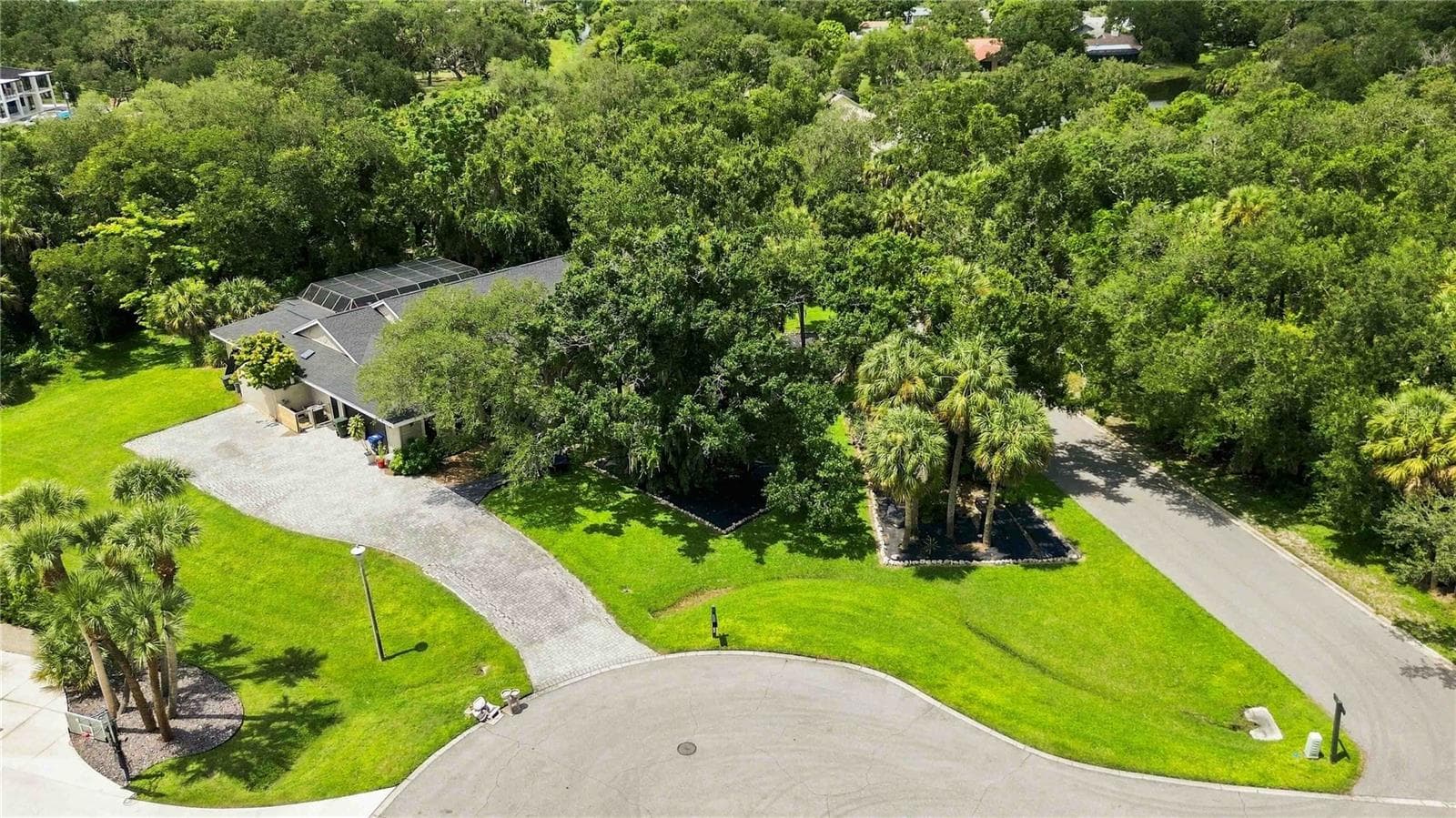 Single Family Residence at 902 DRAKESWOOD CT, SARASOTA, photo 41 of 45