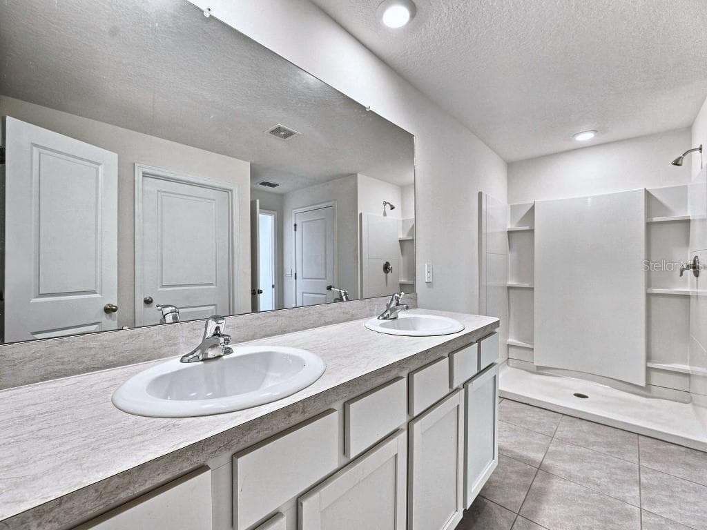Single Family Residence at 2951 ROCK SOUND ST, BRADENTON, photo 41 of 52