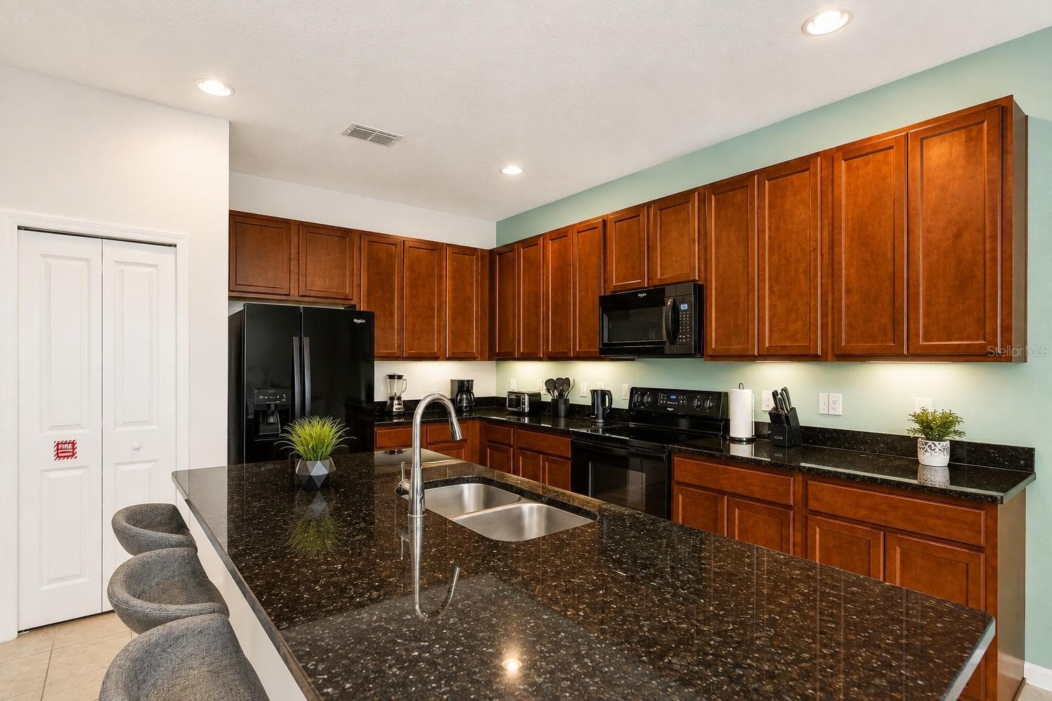 Single Family Residence at 250 BALLO DR, KISSIMMEE, photo 7 of 33