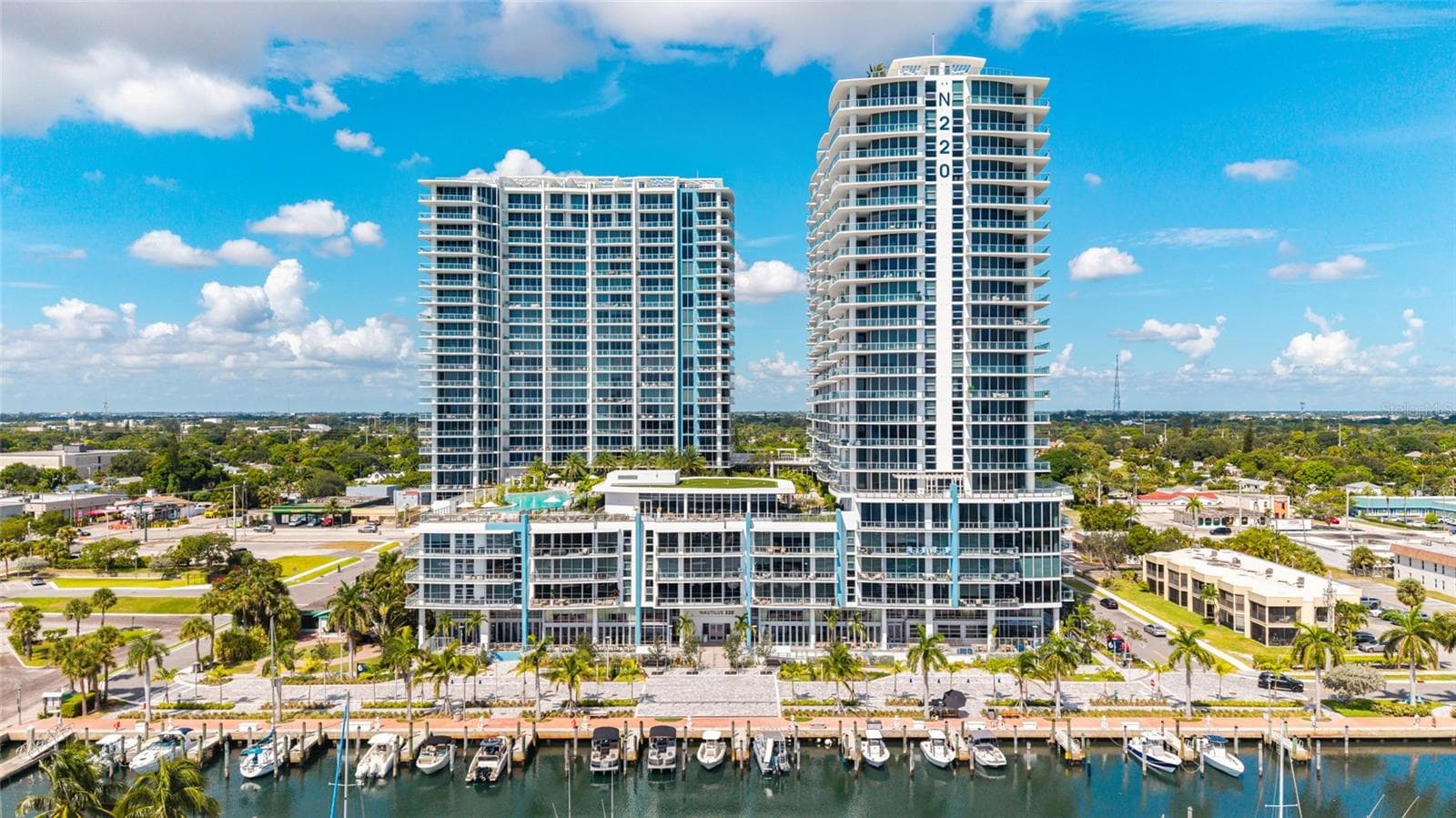 220 LAKE SHORE DR #704