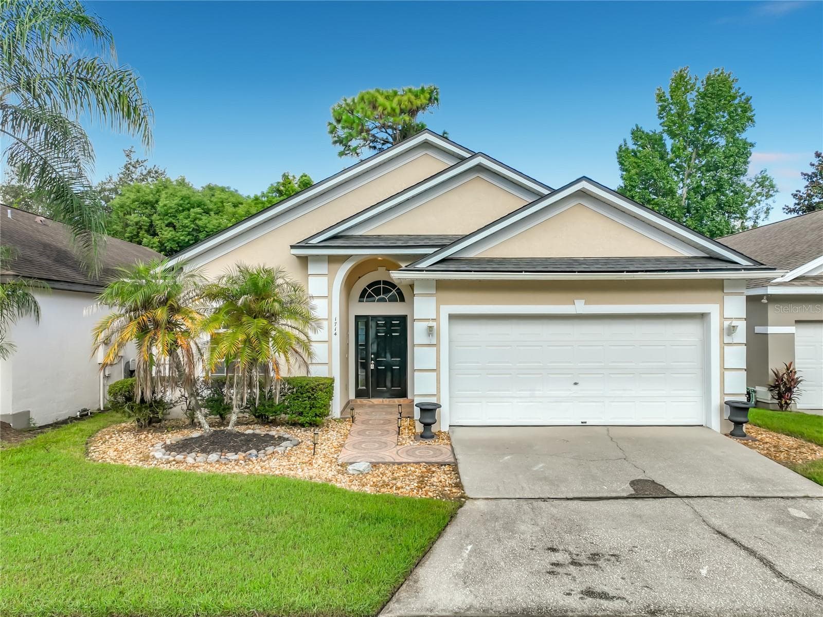 1714 FOX GLEN CT