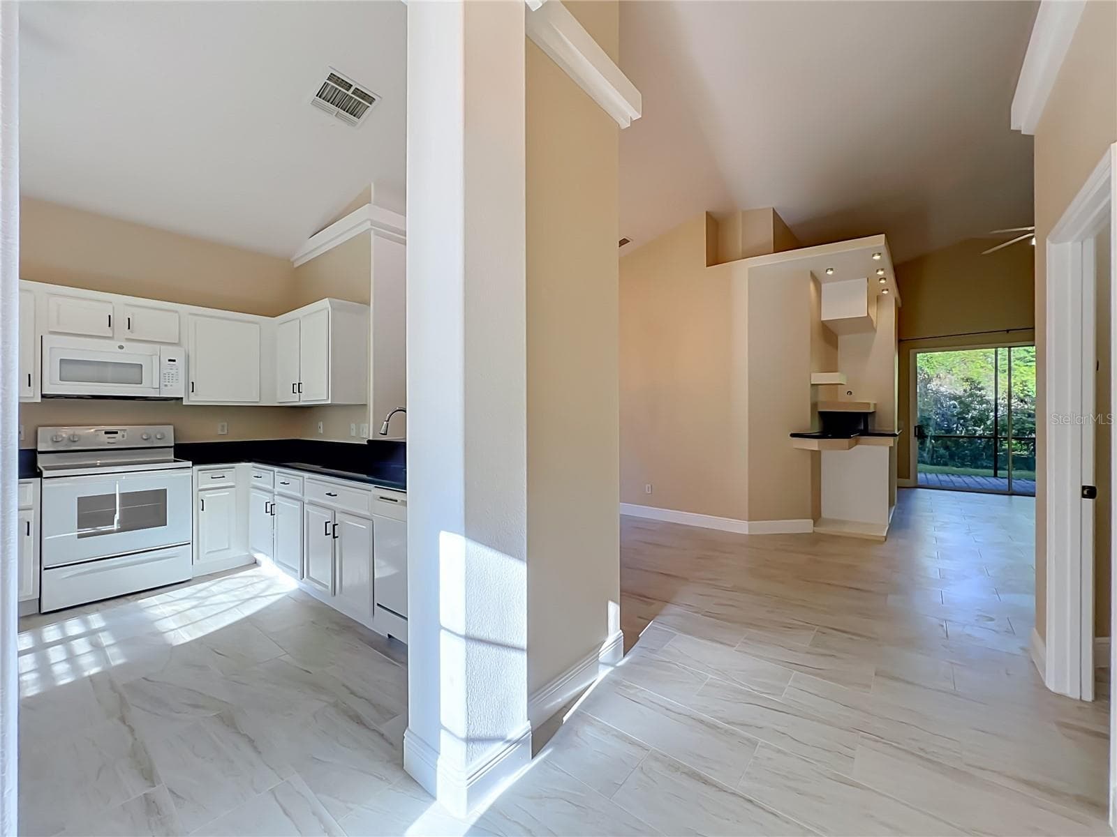 Single Family Residence at 1714 FOX GLEN CT, WINTER SPRINGS, photo 5 of 46