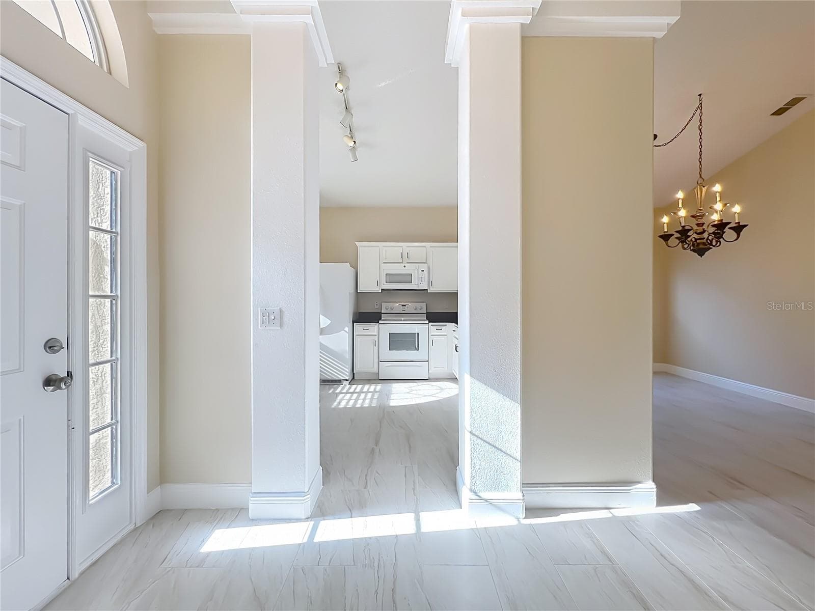 Single Family Residence at 1714 FOX GLEN CT, WINTER SPRINGS, photo 6 of 46