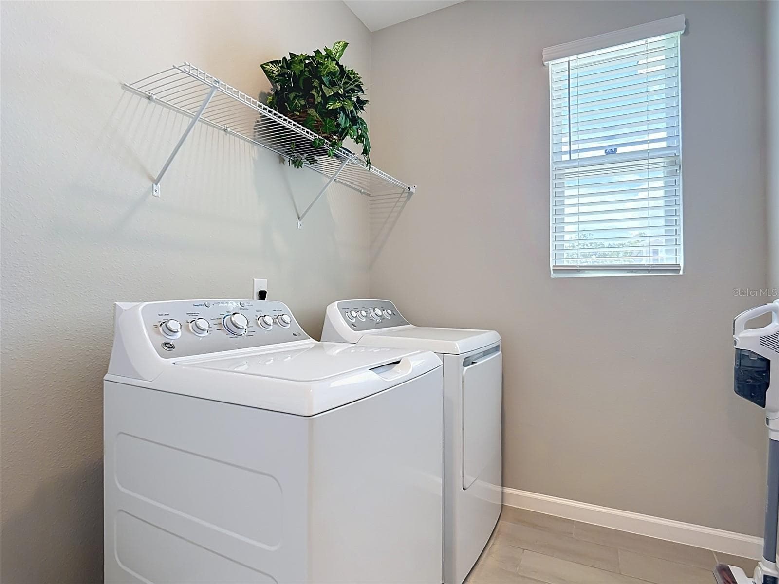 Single Family Residence at 1525 ERIN BREEZE LN, KISSIMMEE, photo 38 of 57