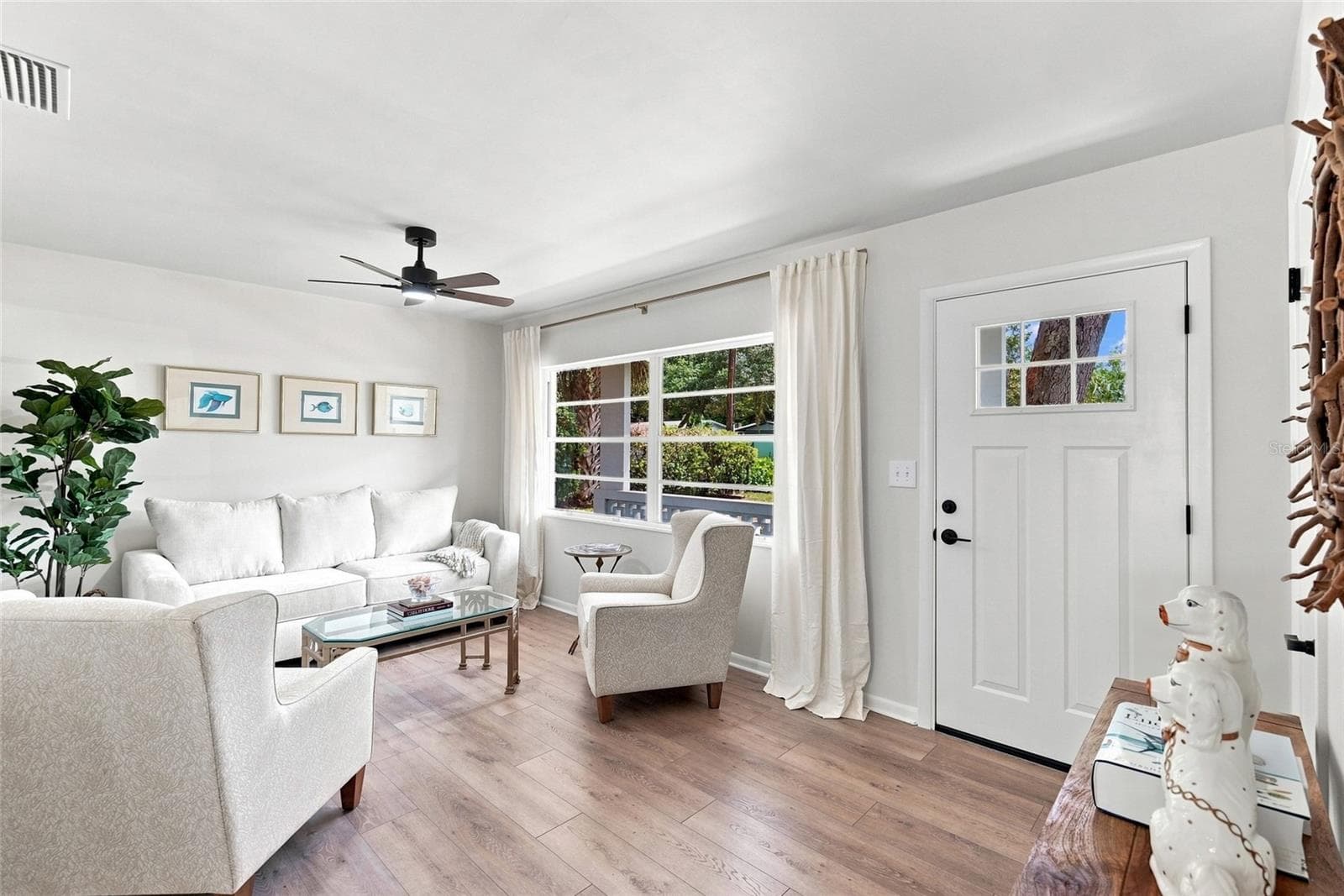 Light and Bright Entry - 6 MARILYN AVE, ST AUGUSTINE