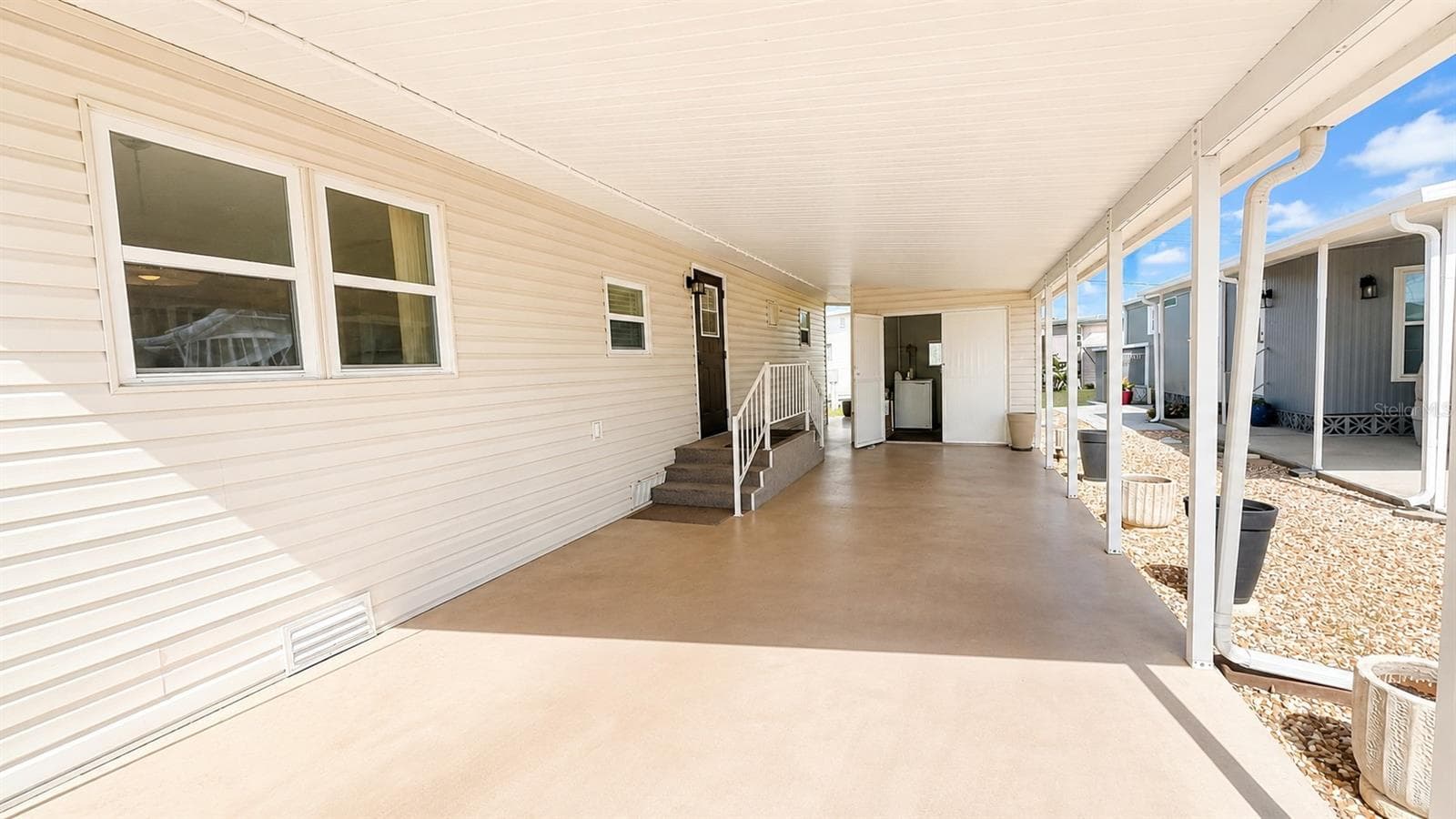 Manufactured Home at 6620 CONNECTICUT ST, BRADENTON, photo 2 of 43