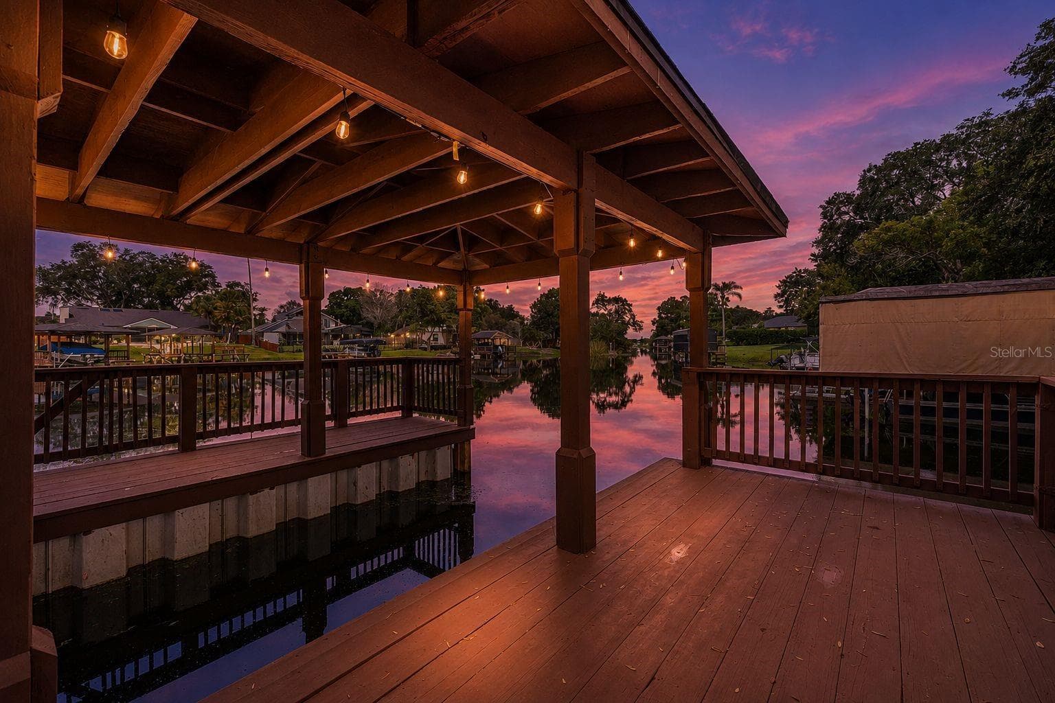 Single Family Residence at 3625 WATERS EDGE DR, BELLE ISLE, photo 5 of 71
