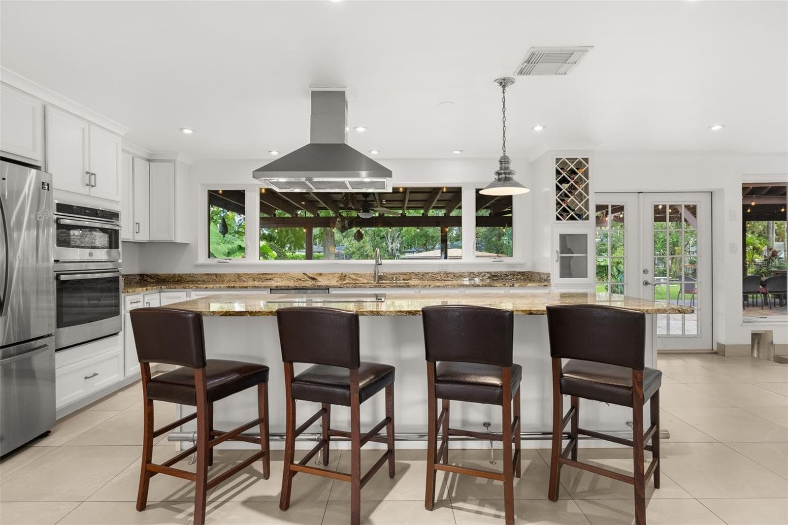 Single Family Residence at 3625 WATERS EDGE DR, BELLE ISLE, photo 17 of 71