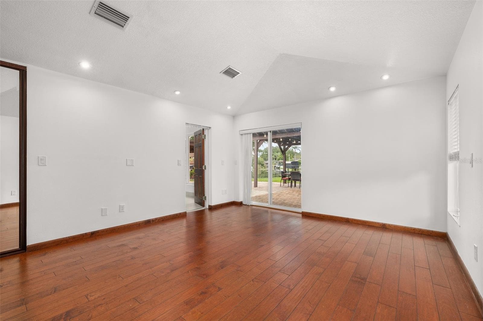 Single Family Residence at 3625 WATERS EDGE DR, BELLE ISLE, photo 25 of 71