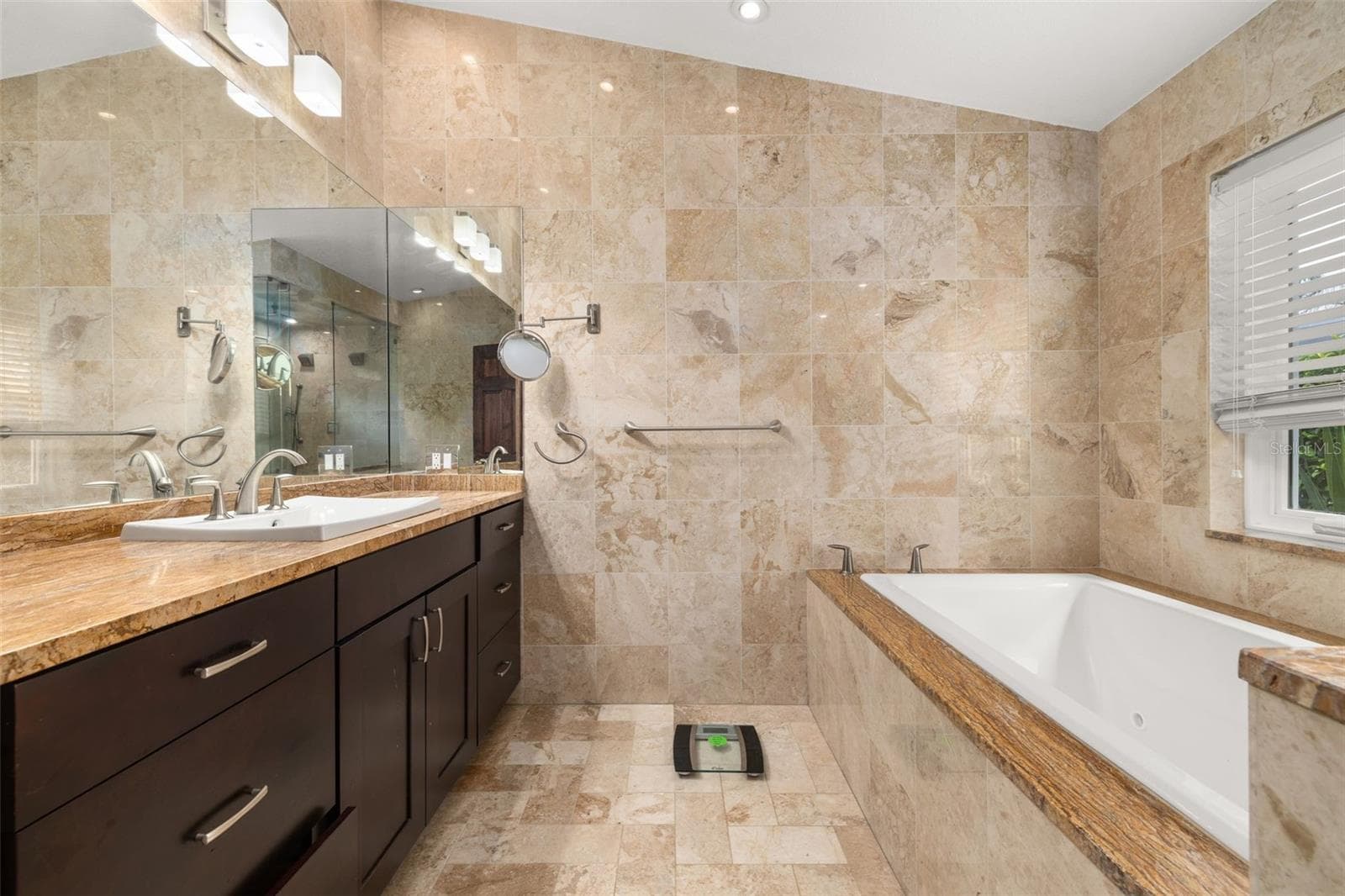 Single Family Residence at 3625 WATERS EDGE DR, BELLE ISLE, photo 29 of 71