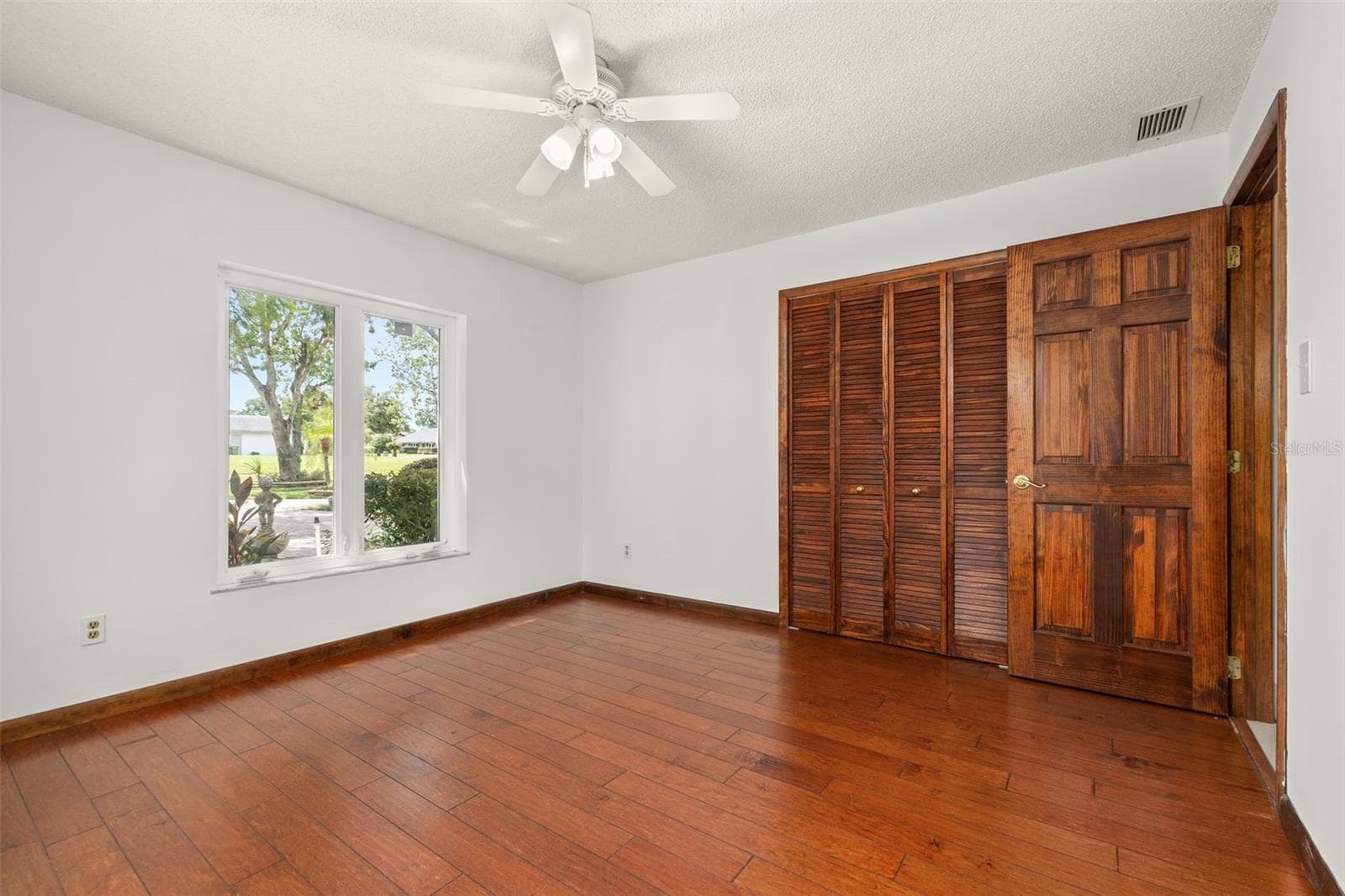 Single Family Residence at 3625 WATERS EDGE DR, BELLE ISLE, photo 37 of 71