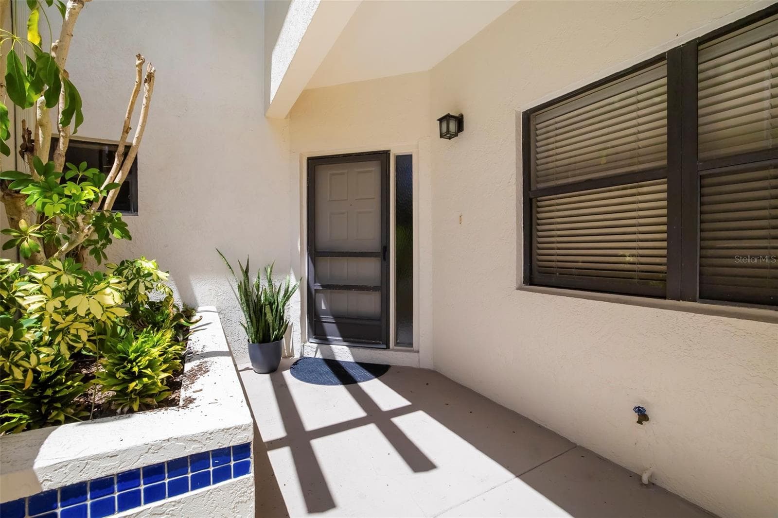 Front Entry - 1678 STARLING DR #102, SARASOTA