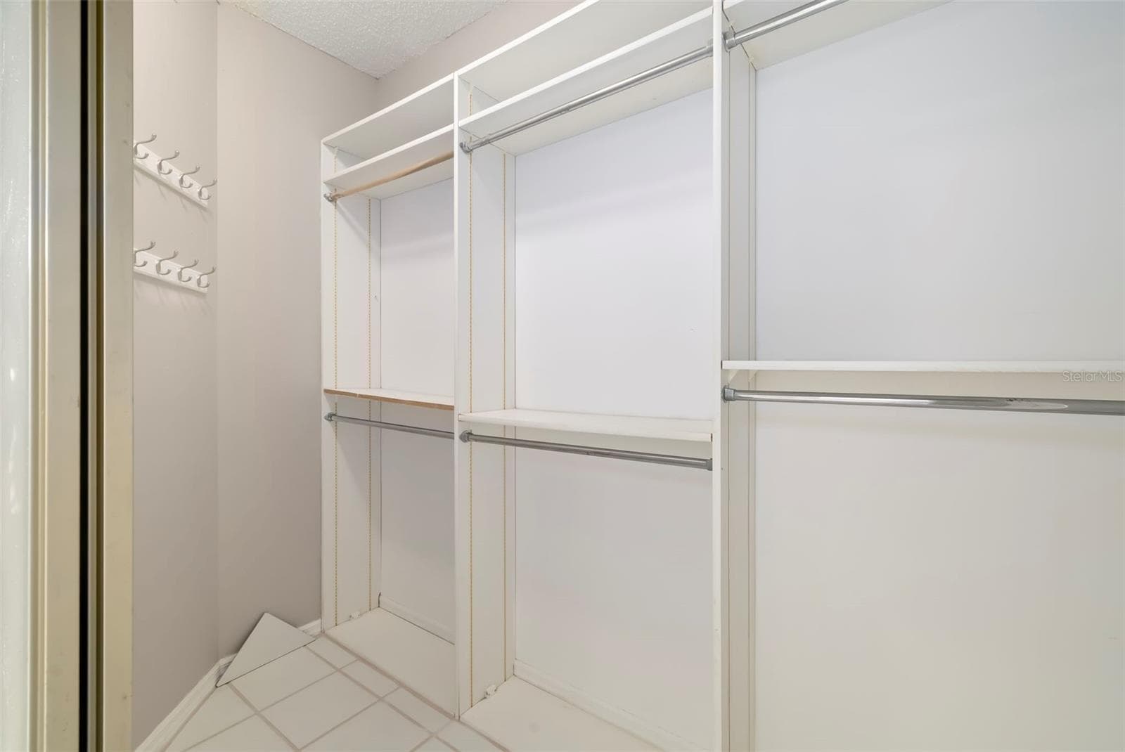 Primary Bedroom Closet - 1678 STARLING DR #102, SARASOTA