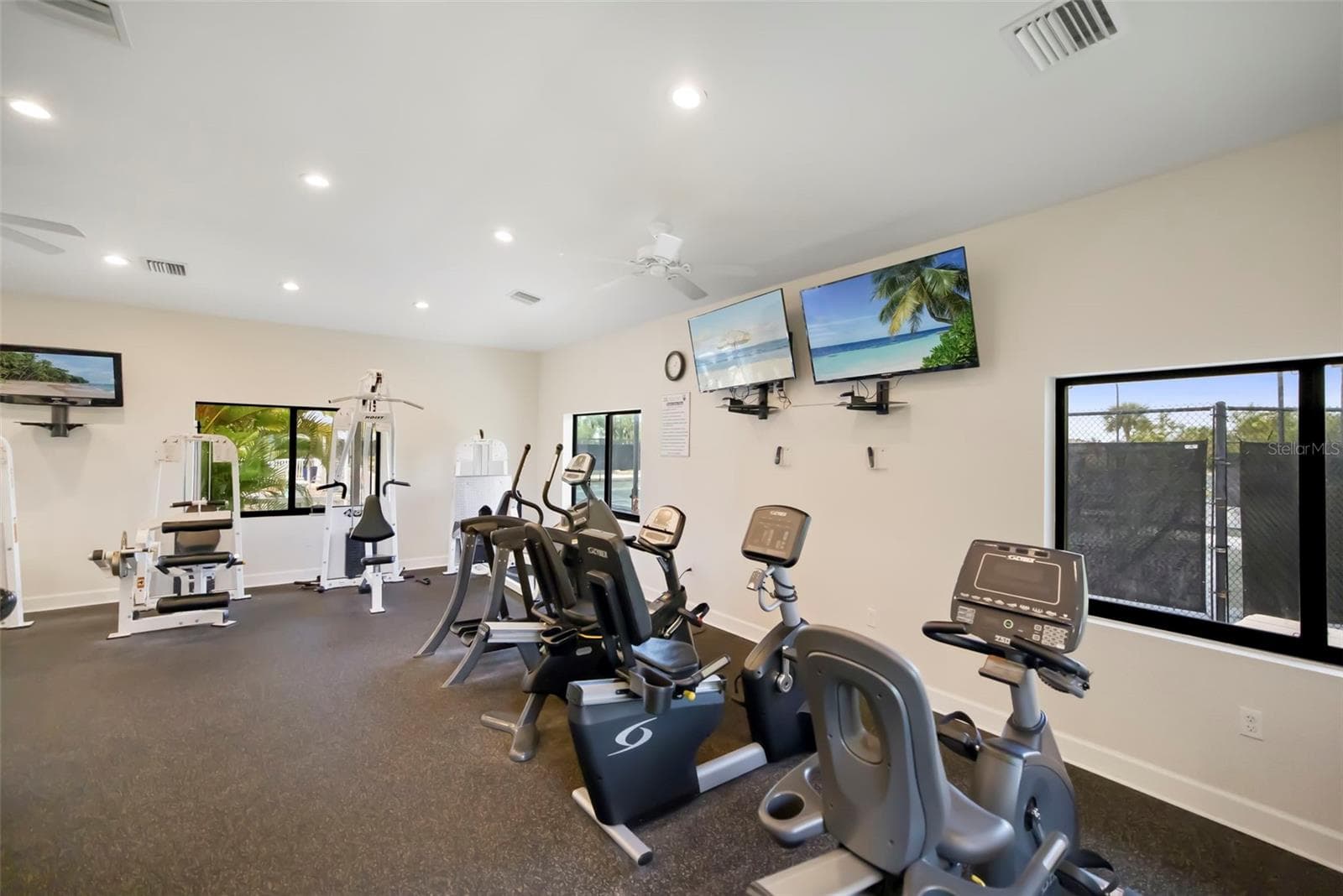 Fitness Center - 1678 STARLING DR #102, SARASOTA