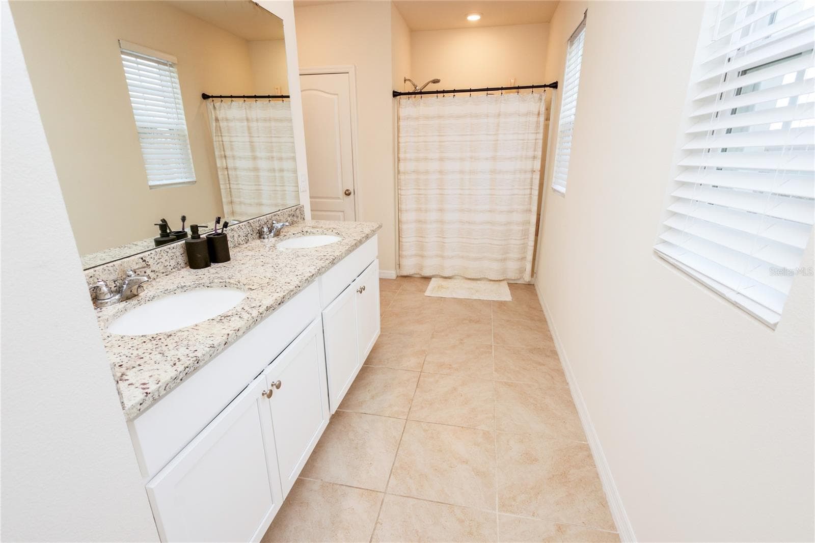 Single Family Residence at 3250 BLUE CRAB DR, TAVARES, photo 33 of 44